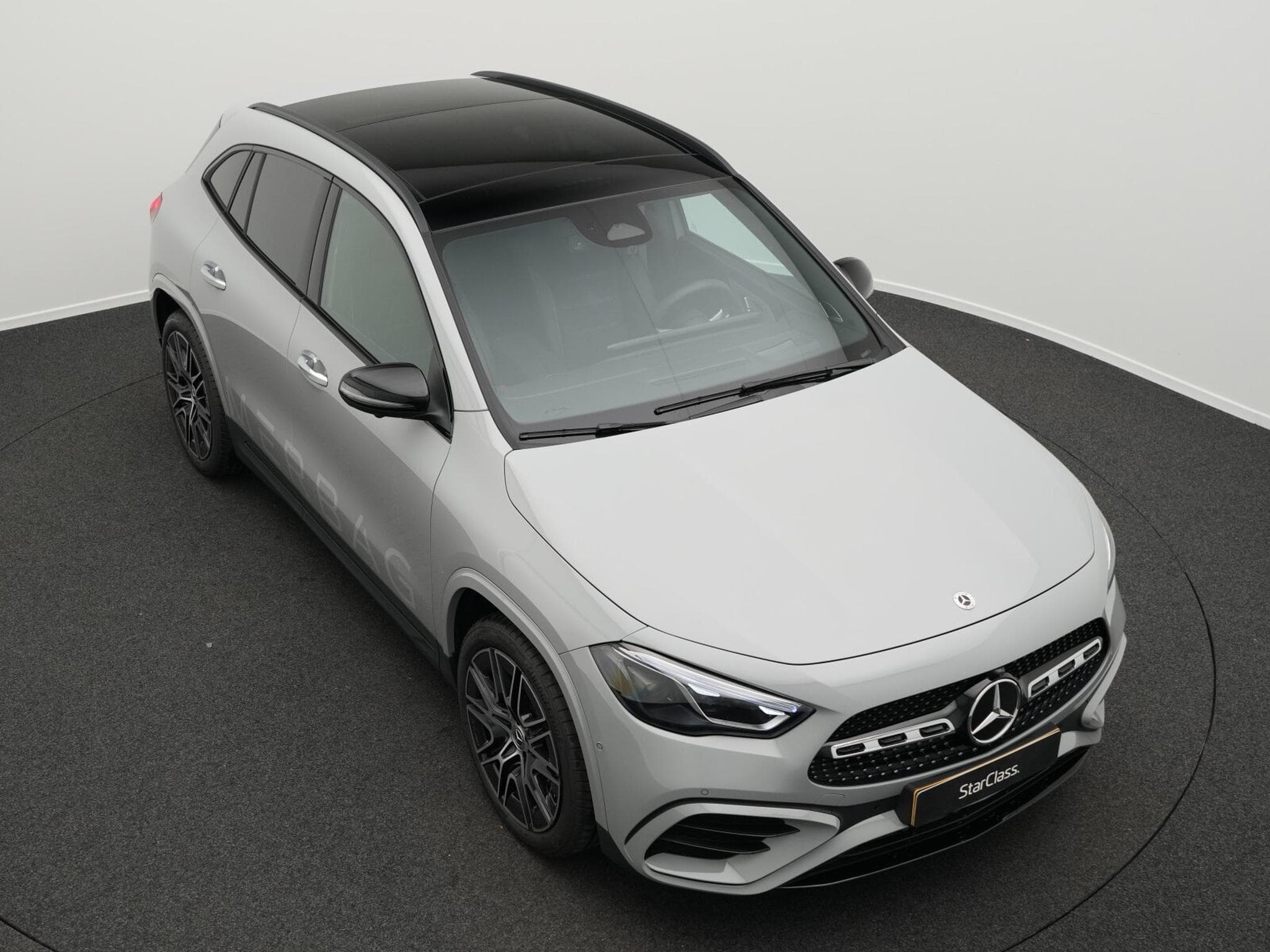 Mercedes GLA 180 AMG-Line (2025) - Photo 12