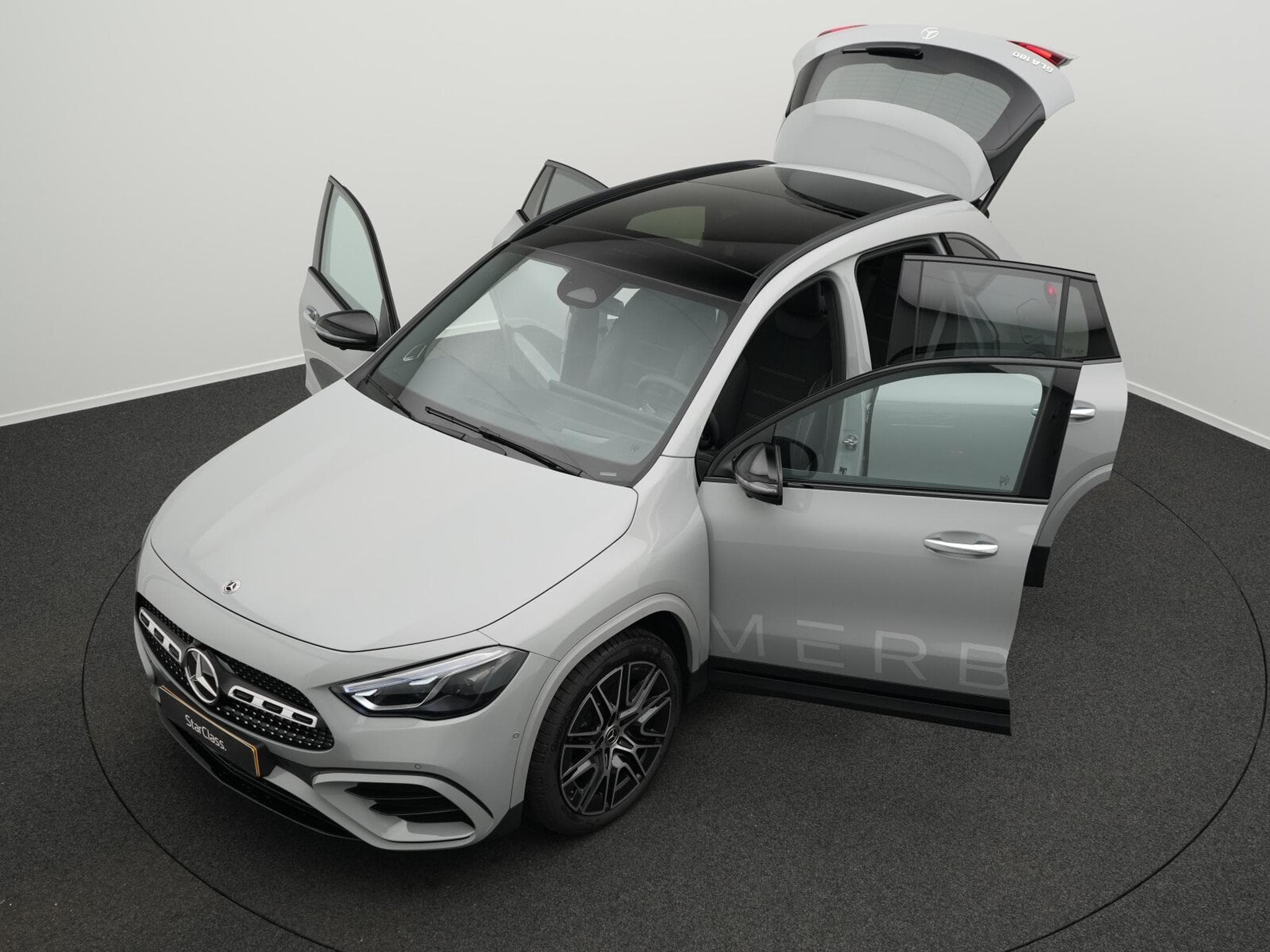 Mercedes GLA 180 AMG-Line (2025) - Photo 14