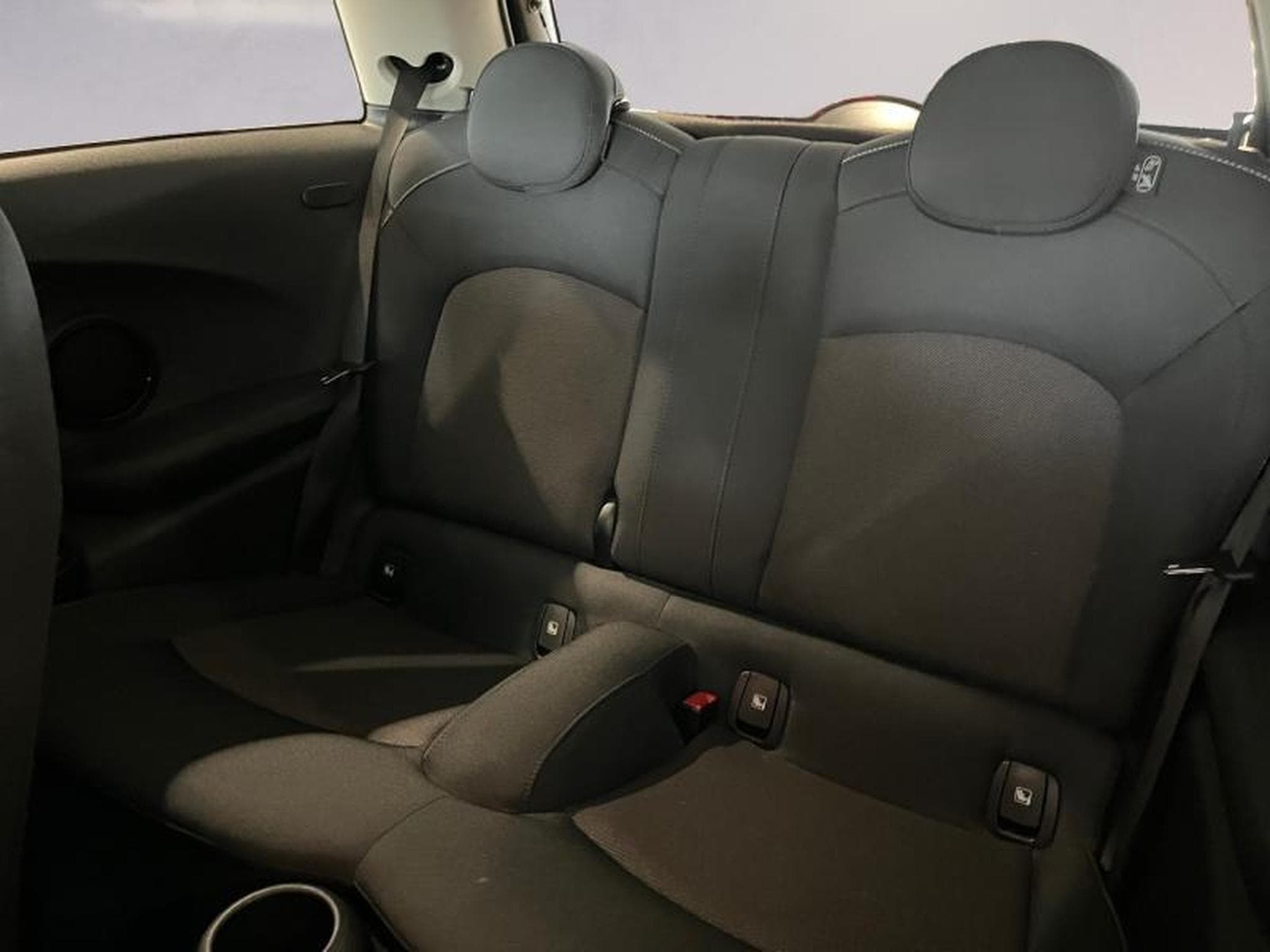 MINI Cooper Mini One (2022) - Photo 12