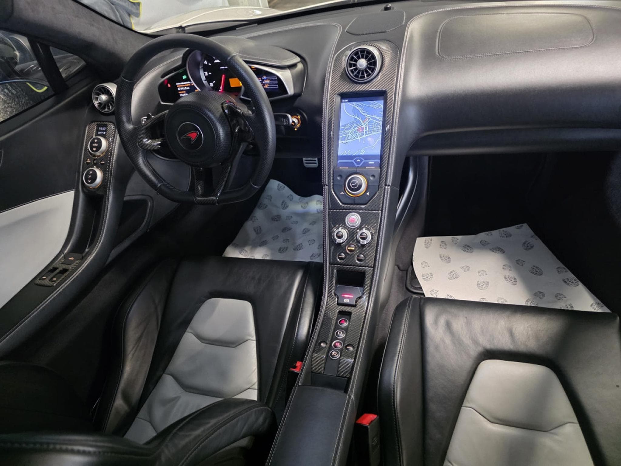 McLaren MP4-12C MP4-12C Carbon EX VIP CRISTIANO RONALDO (2012) - Foto 13