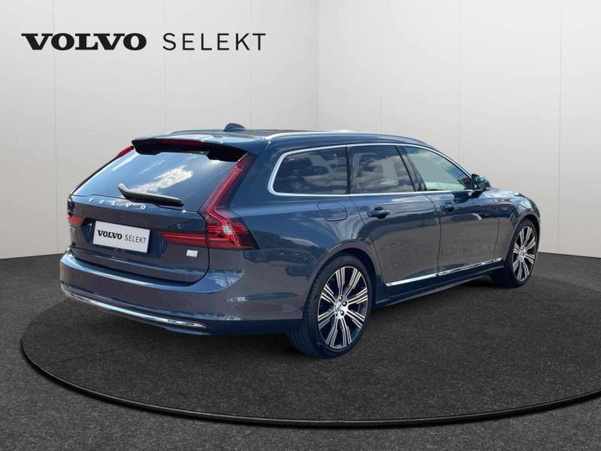 Volvo V90 T6 AWD Core / Hybride (2024) - Photo 2