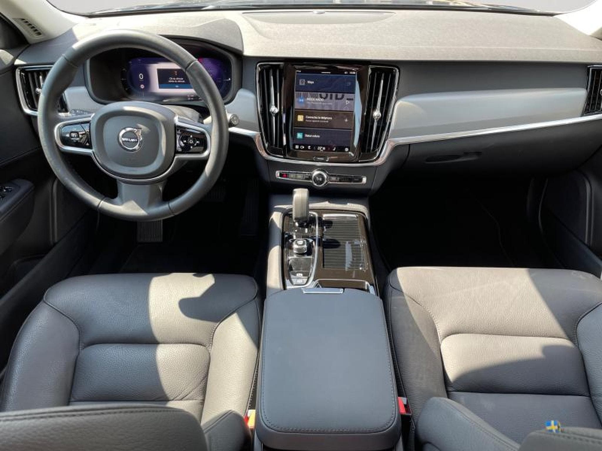 Volvo V90 T6 AWD Core / Hybride (2024) - Photo 3