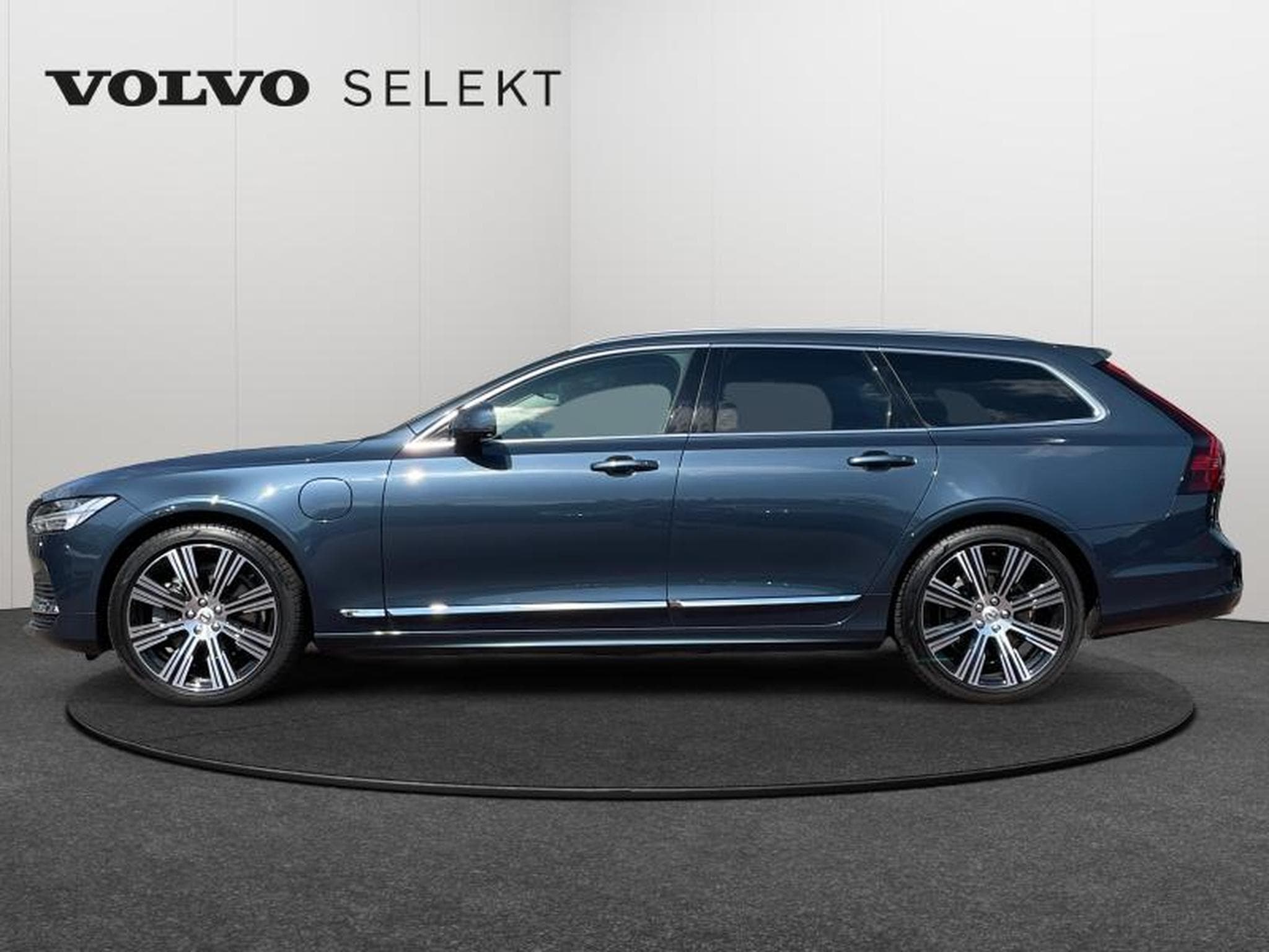 Volvo V90 T6 AWD Core / Hybride (2024) - Photo 11