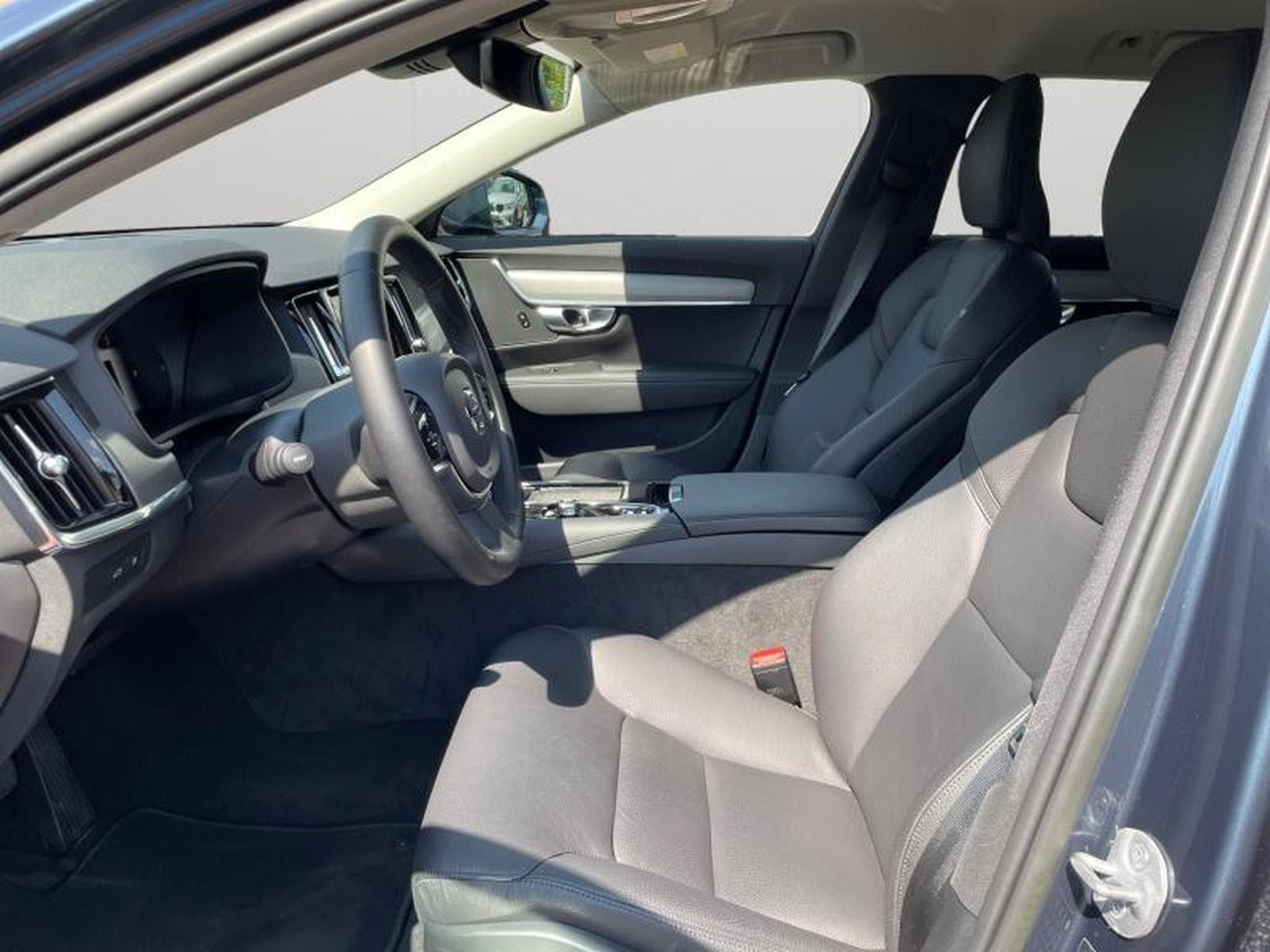 Volvo V90 T6 AWD Core / Hybride (2024) - Photo 16