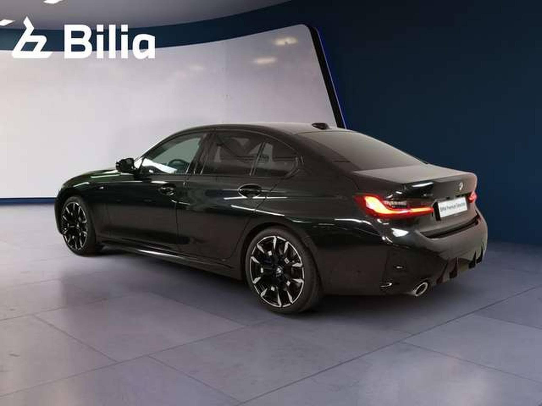 BMW 330 d xDrive M Sportpaket HK HiFi DAB LED GSD (2026) - Photo 4