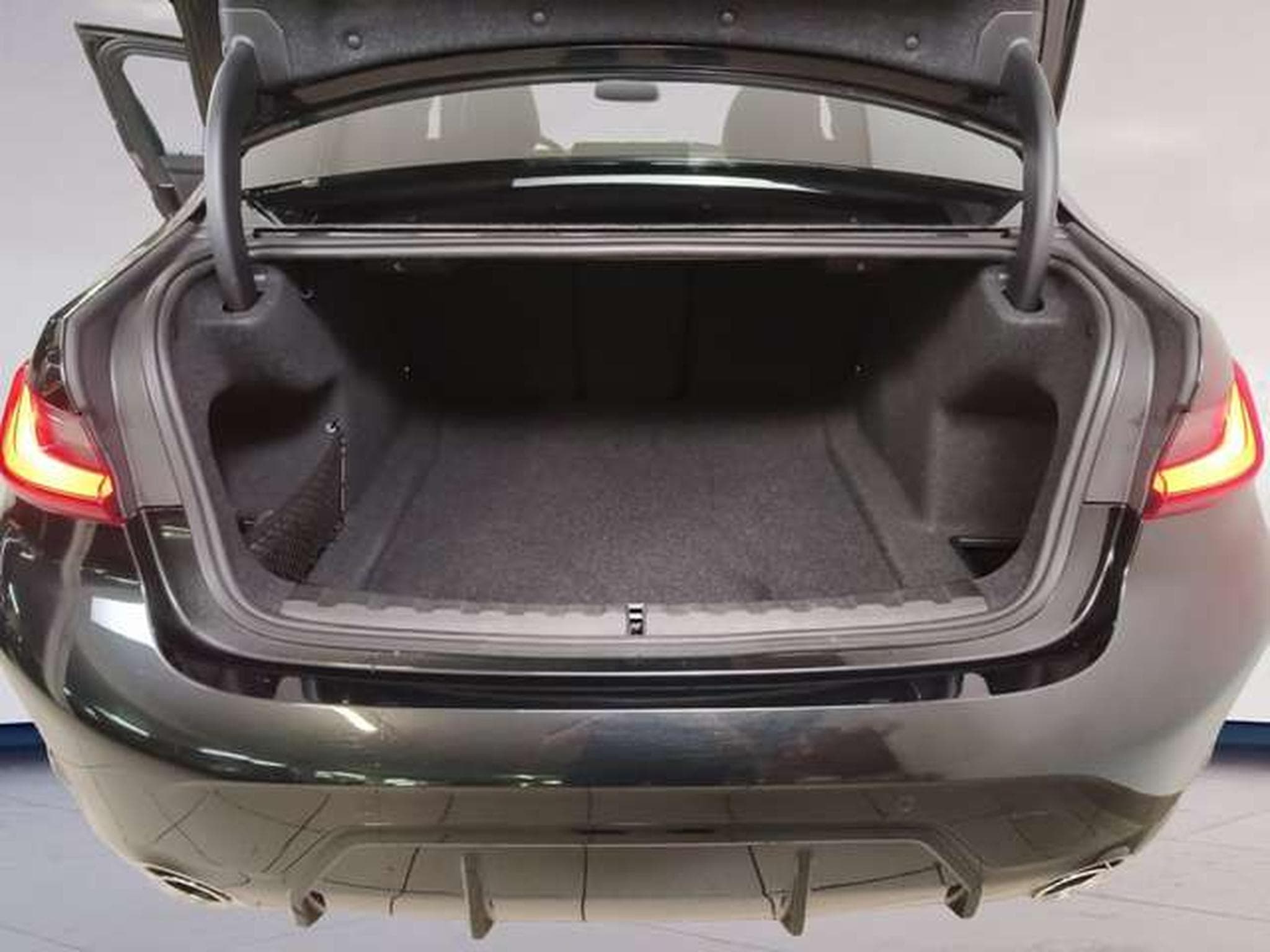BMW 330 d xDrive M Sportpaket HK HiFi DAB LED GSD (2026) - Photo 9