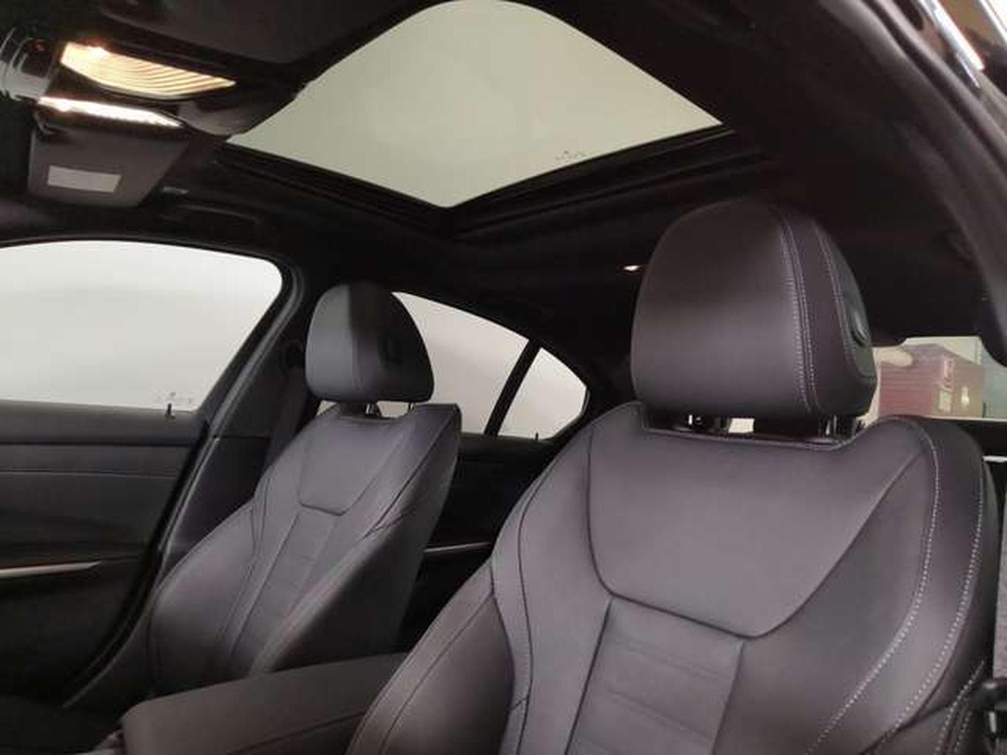 BMW 330 d xDrive M Sportpaket HK HiFi DAB LED GSD (2026) - Photo 12