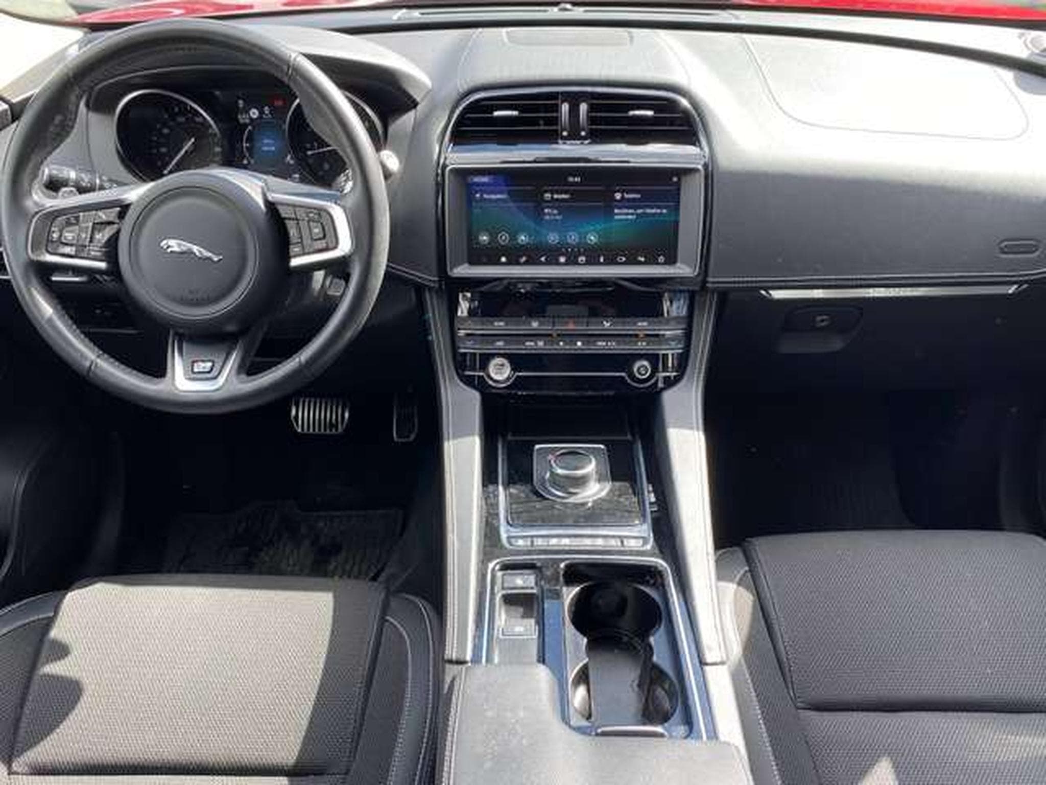 Jaguar F-Pace F-Pace 20d Aut. R-Sport (2019) - Photo 10