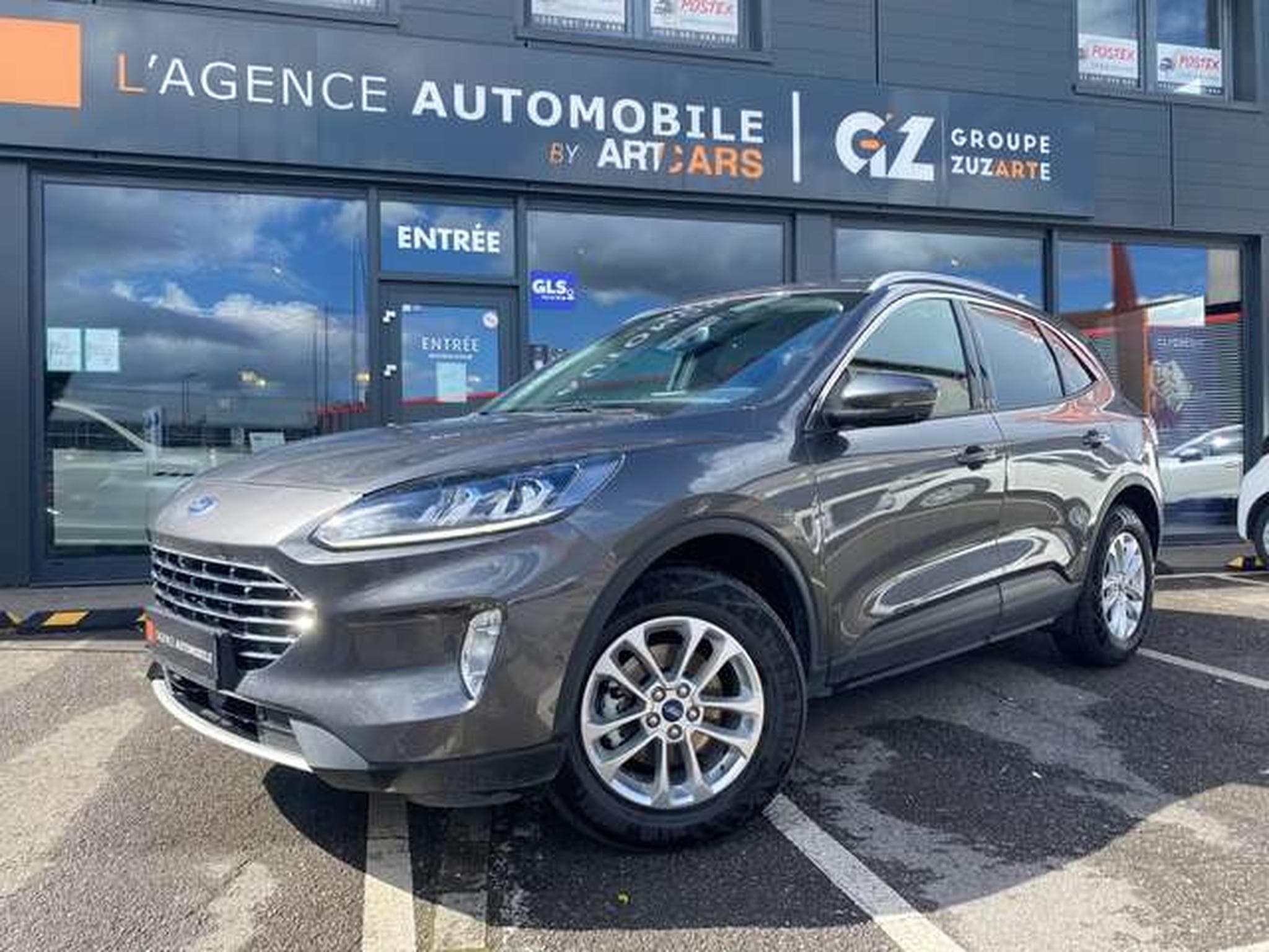 Ford Kuga Kuga 2.5 Duratec FHEV TITANIUM (2023) - Photo 2