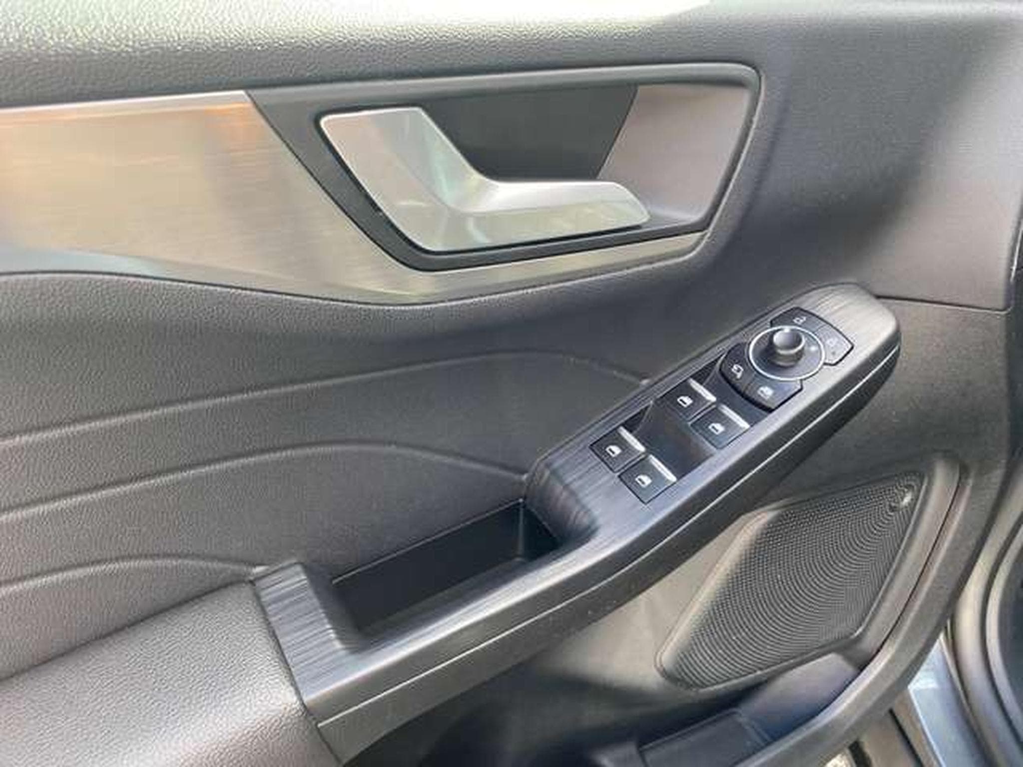 Ford Kuga Kuga 2.5 Duratec FHEV TITANIUM (2023) - Photo 8