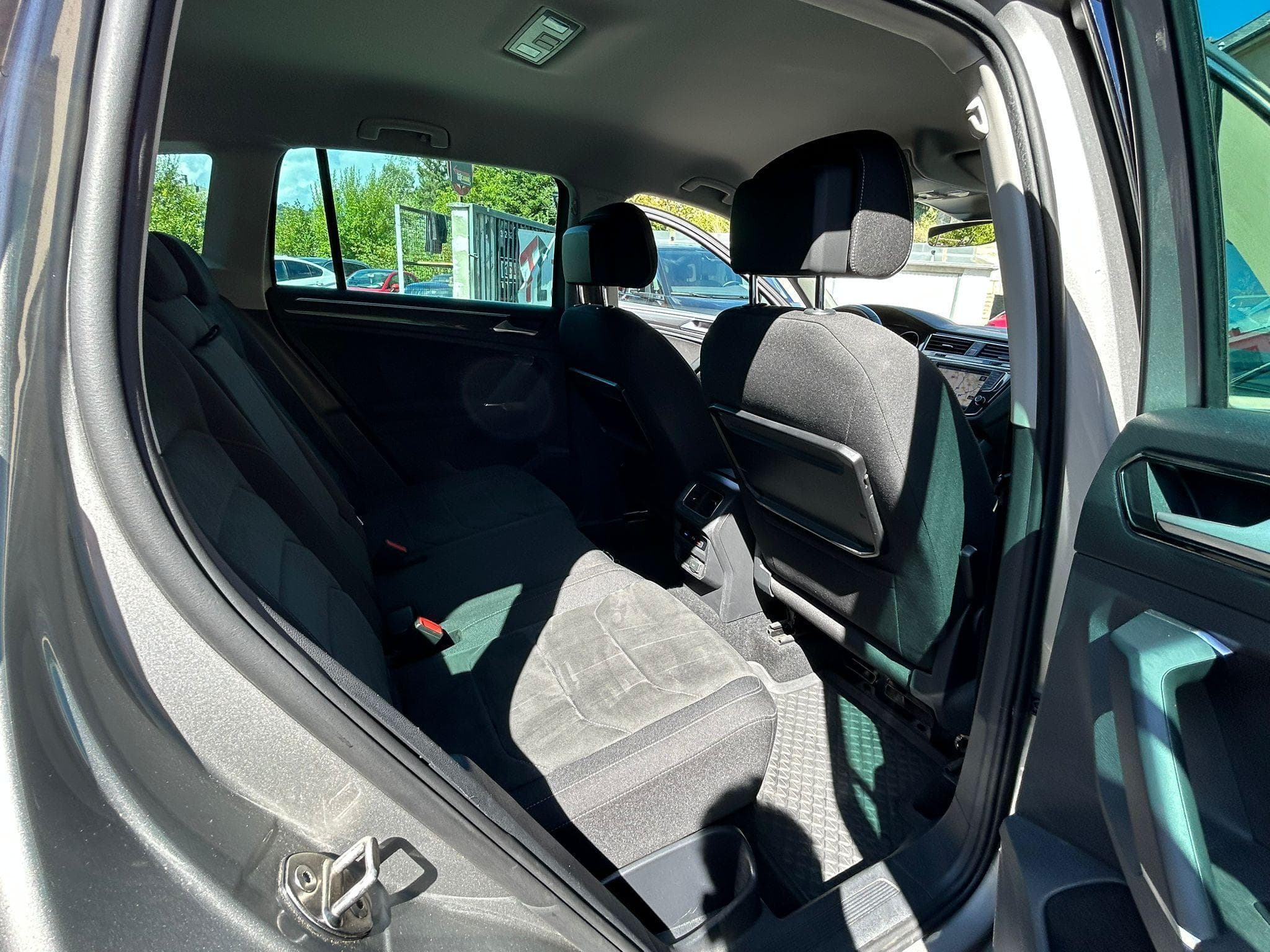 VW Tiguan 2.0 TDI 150CV DSG 4 MOTION (2016) - Foto 11