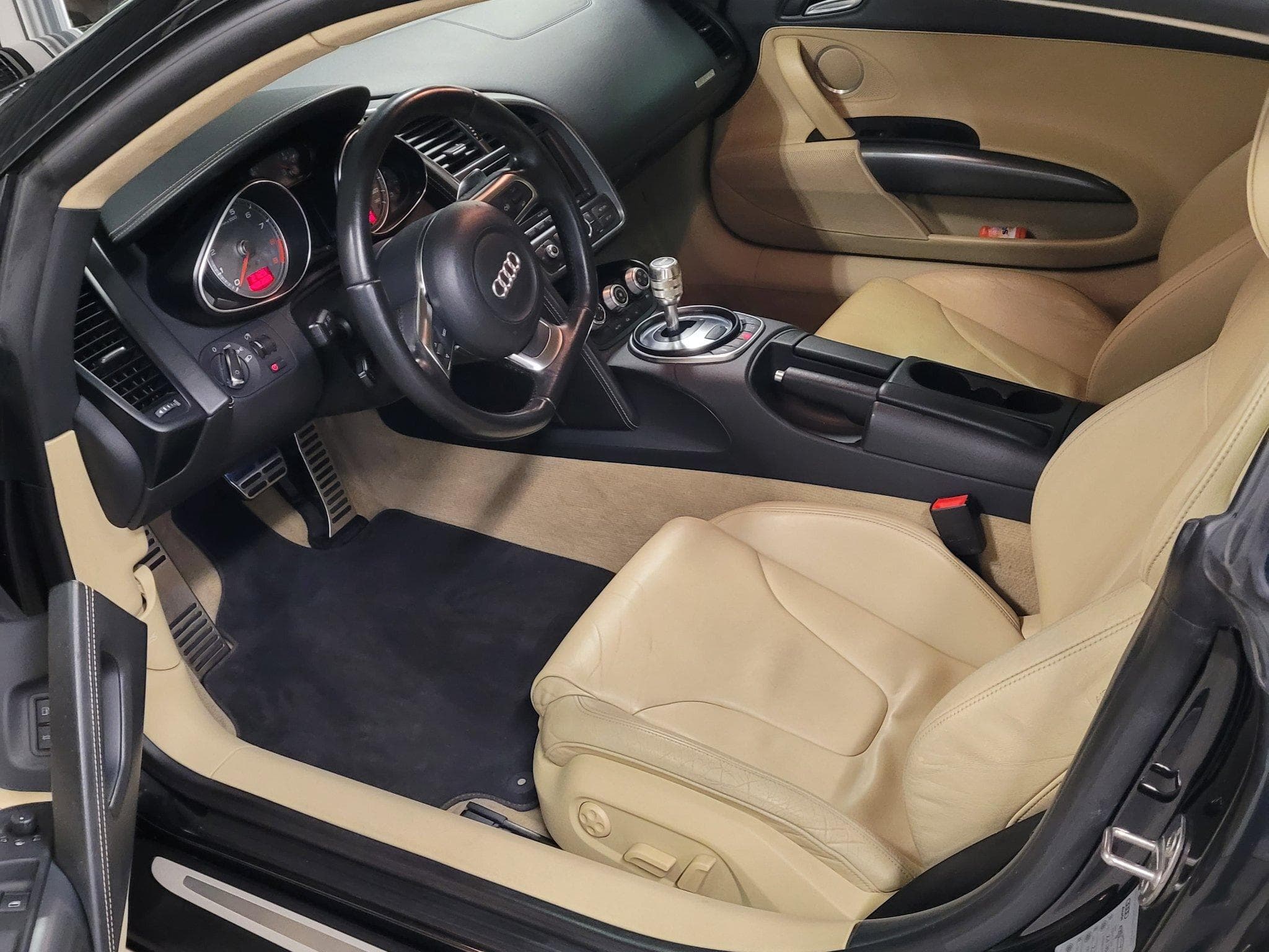 Audi R8 R8 4.2 V8 (2008) - Photo 8