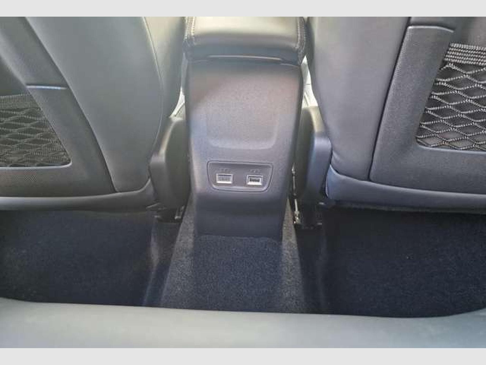 Peugeot 208 Hybrid 145 GT (2026) - Photo 13