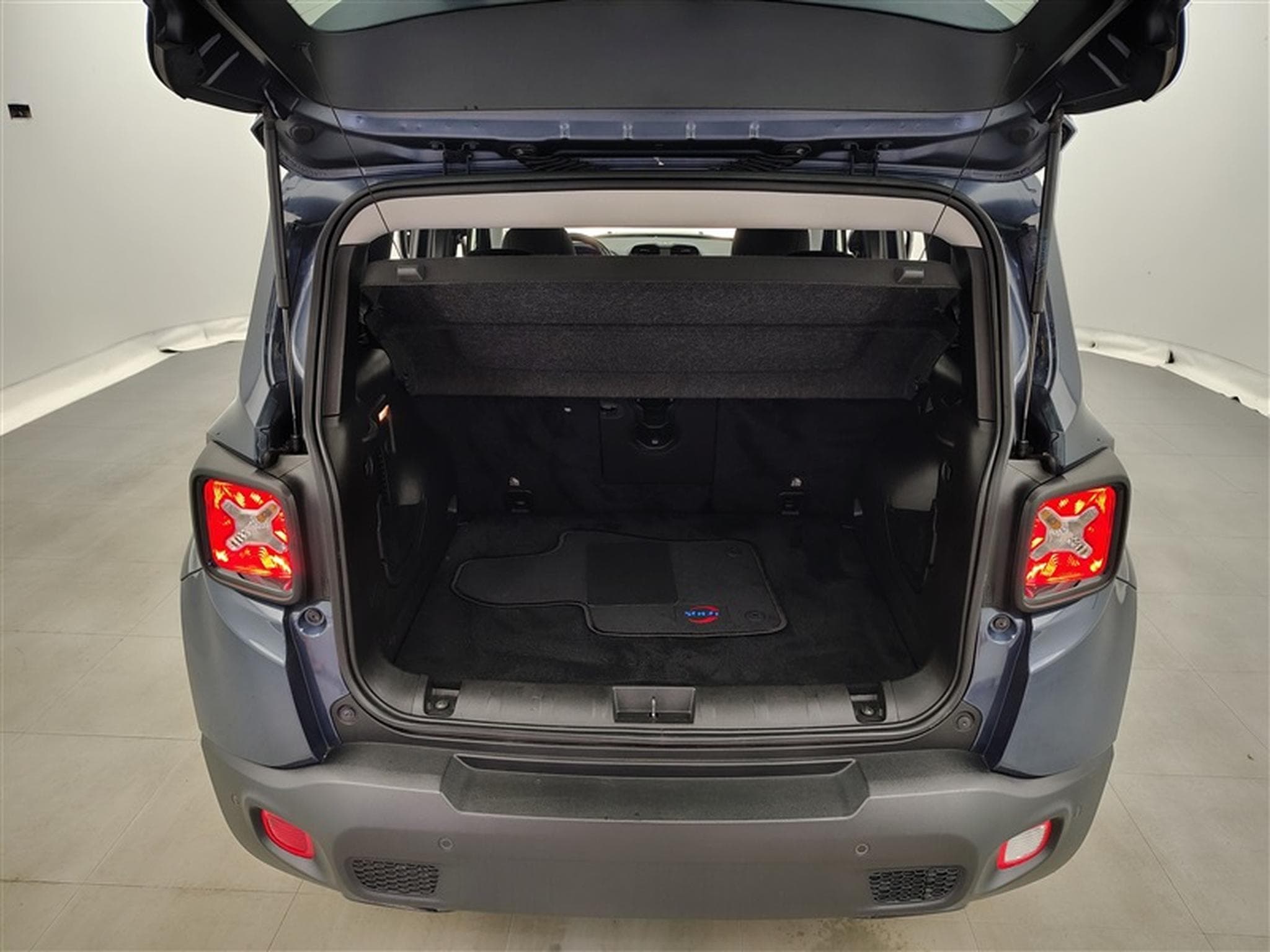 Jeep Renegade Renegade E- Hybrid Longitude 1.5 T4 130 CVDDCT (2020) - Photo 14