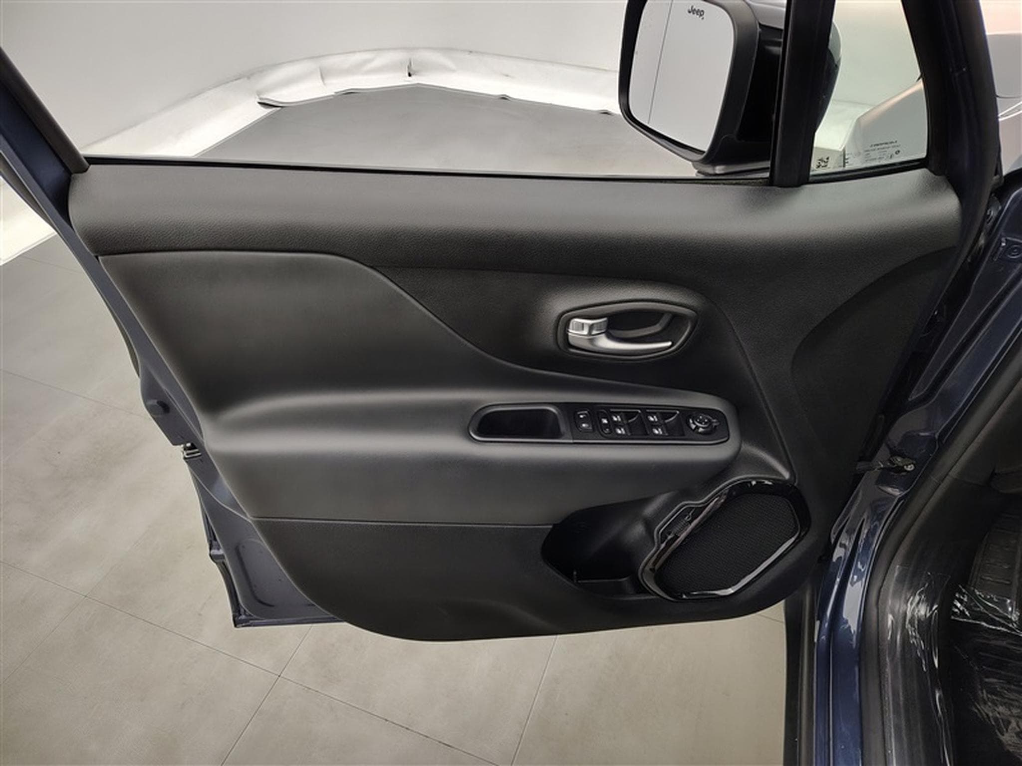Jeep Renegade Renegade E- Hybrid Longitude 1.5 T4 130 CVDDCT (2020) - Photo 17