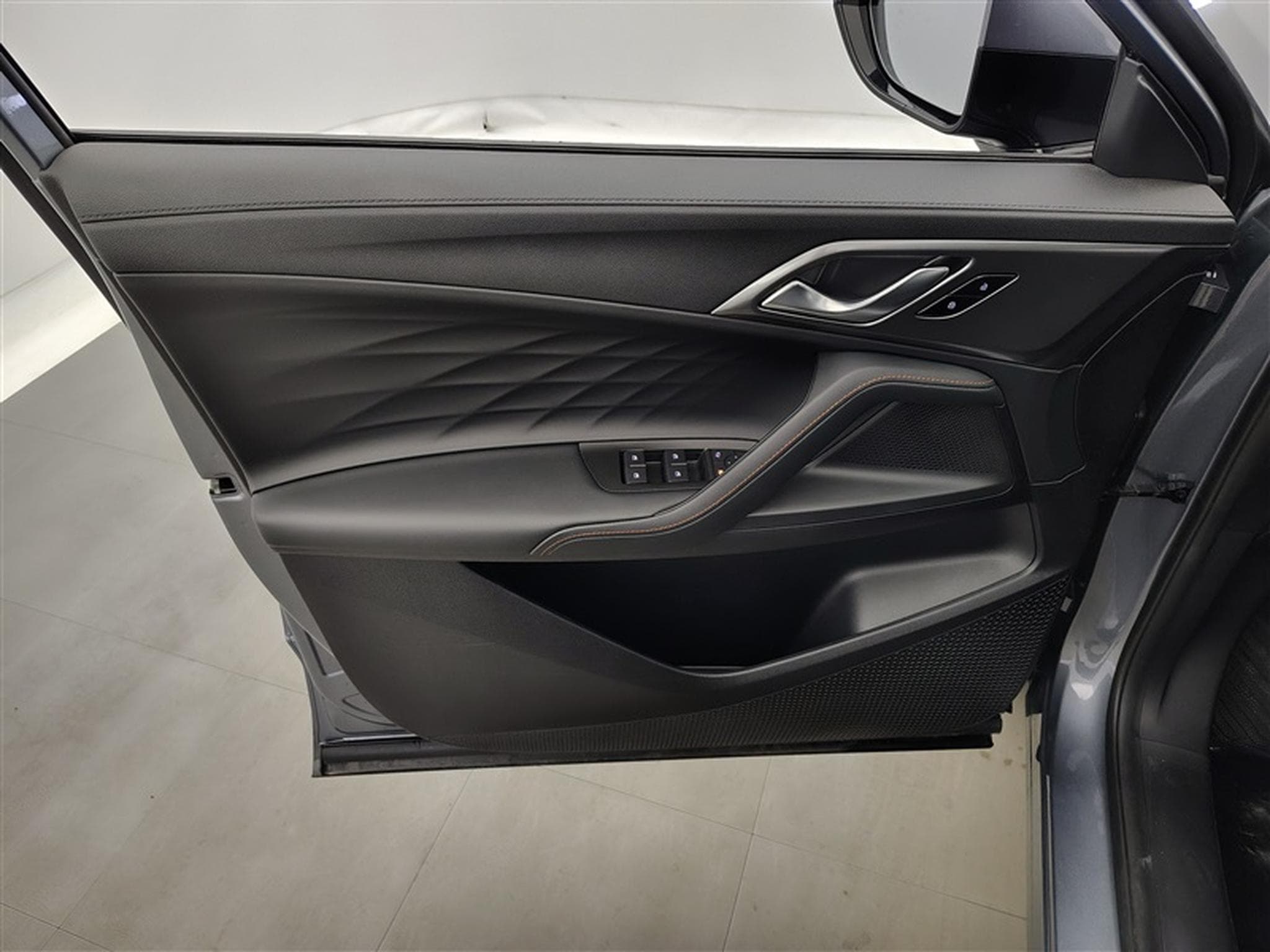 MG HS 1.5 T-GDi Luxury DCT NEW MODELE (2026) - Photo 17