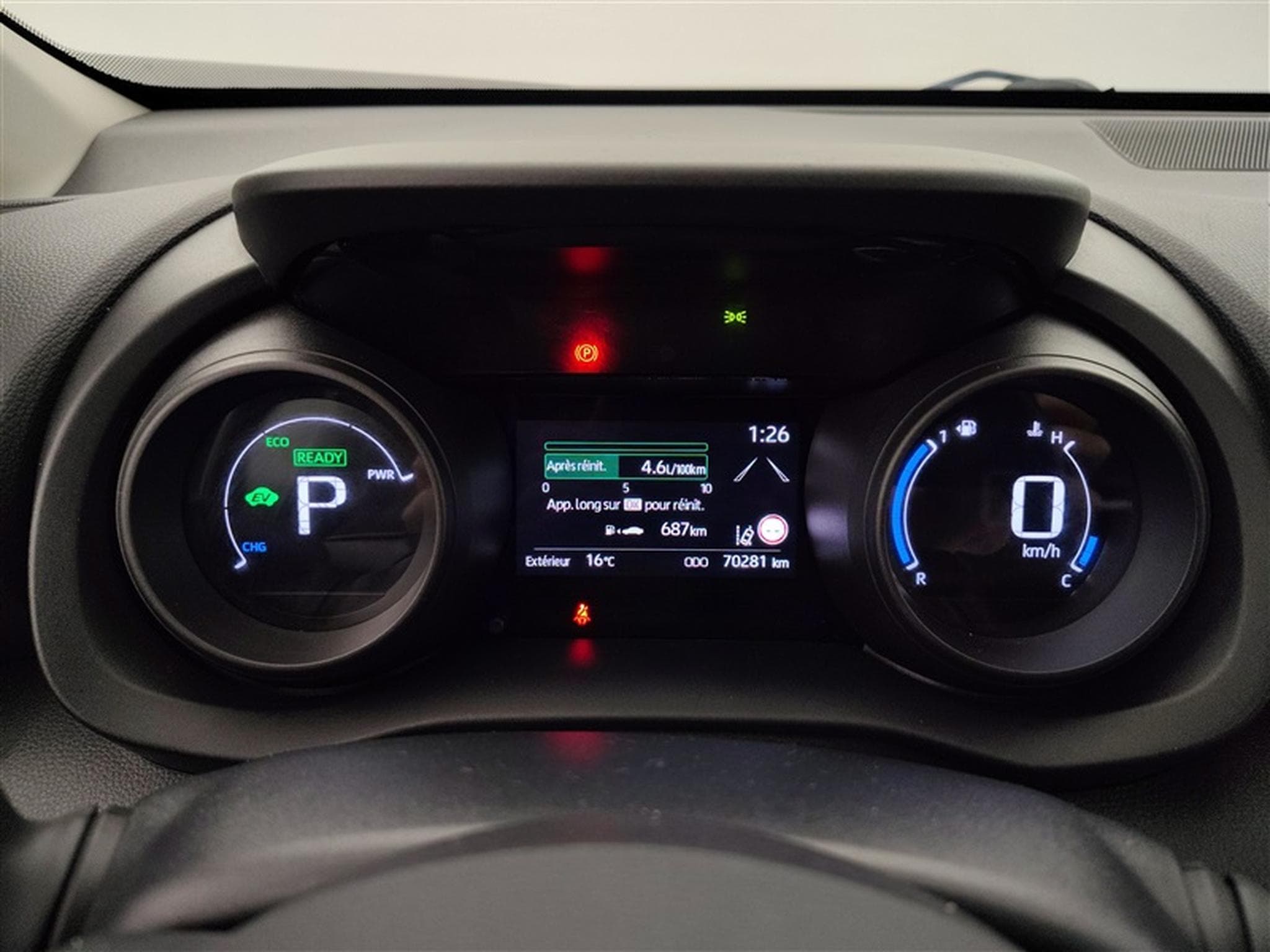 Toyota Yaris Cross 1.5i VVT-i Hybrid Dynamic E-CVT CARPLAY / CLIM (2024) - Photo 10