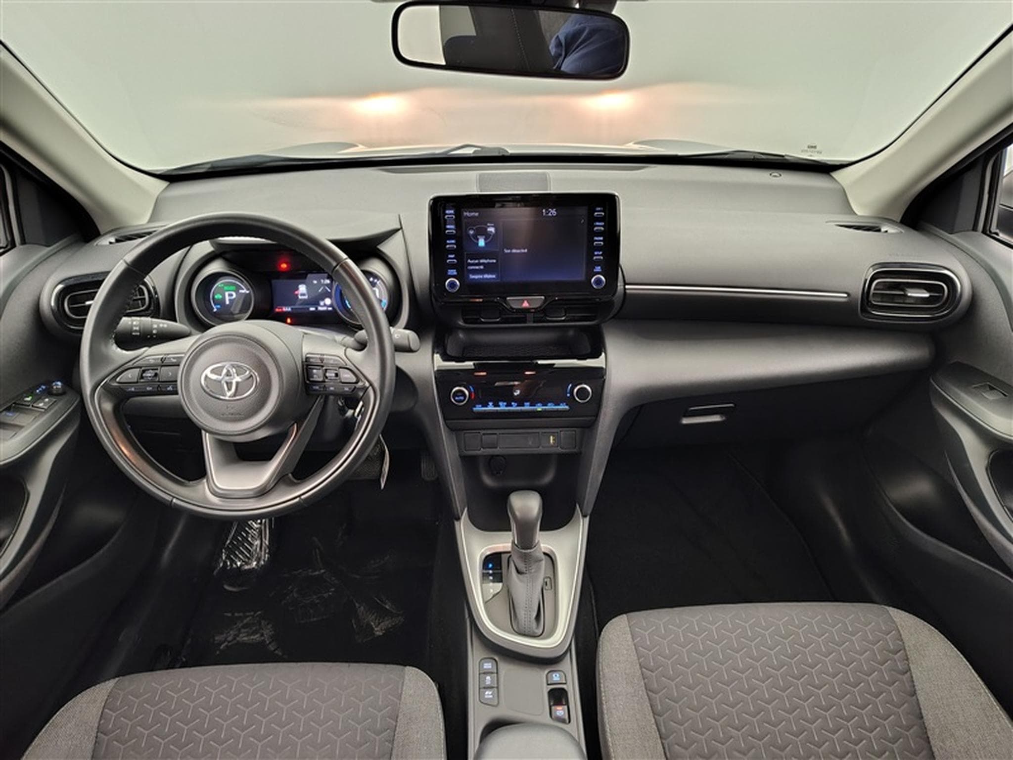 Toyota Yaris Cross 1.5i VVT-i Hybrid Dynamic E-CVT CARPLAY / CLIM (2024) - Photo 8
