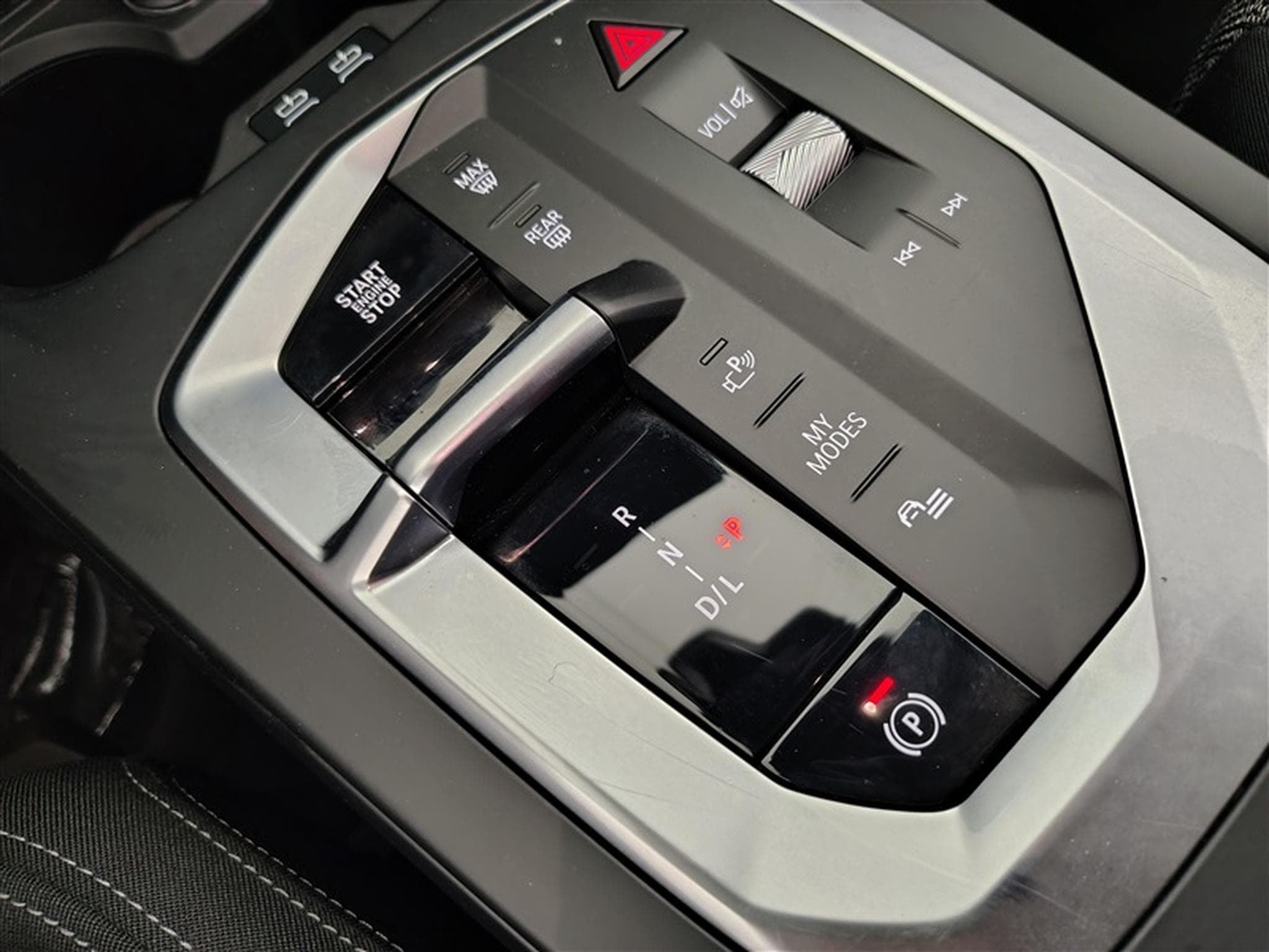 BMW 216 216 iA GranCoupe Pack M NAVI / CARPLAY / CAMERA (2025) - Photo 12