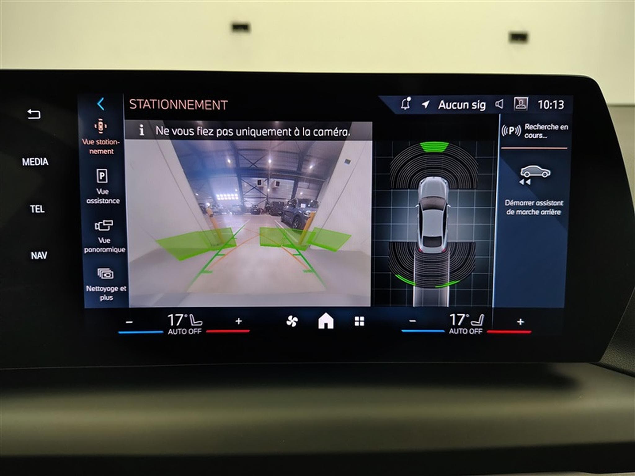 BMW 216 216 iA GranCoupe Pack M NAVI / CARPLAY / CAMERA (2025) - Photo 18