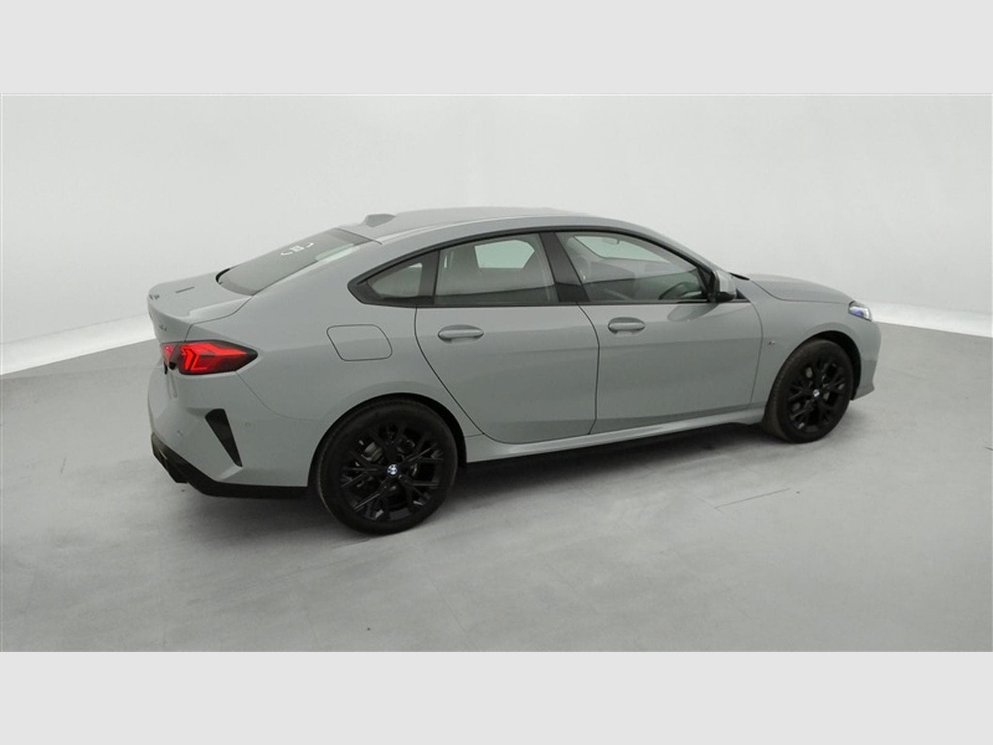 BMW 216 216 iA GranCoupe Pack M NAVI / CARPLAY / CAMERA (2025) - Photo 25