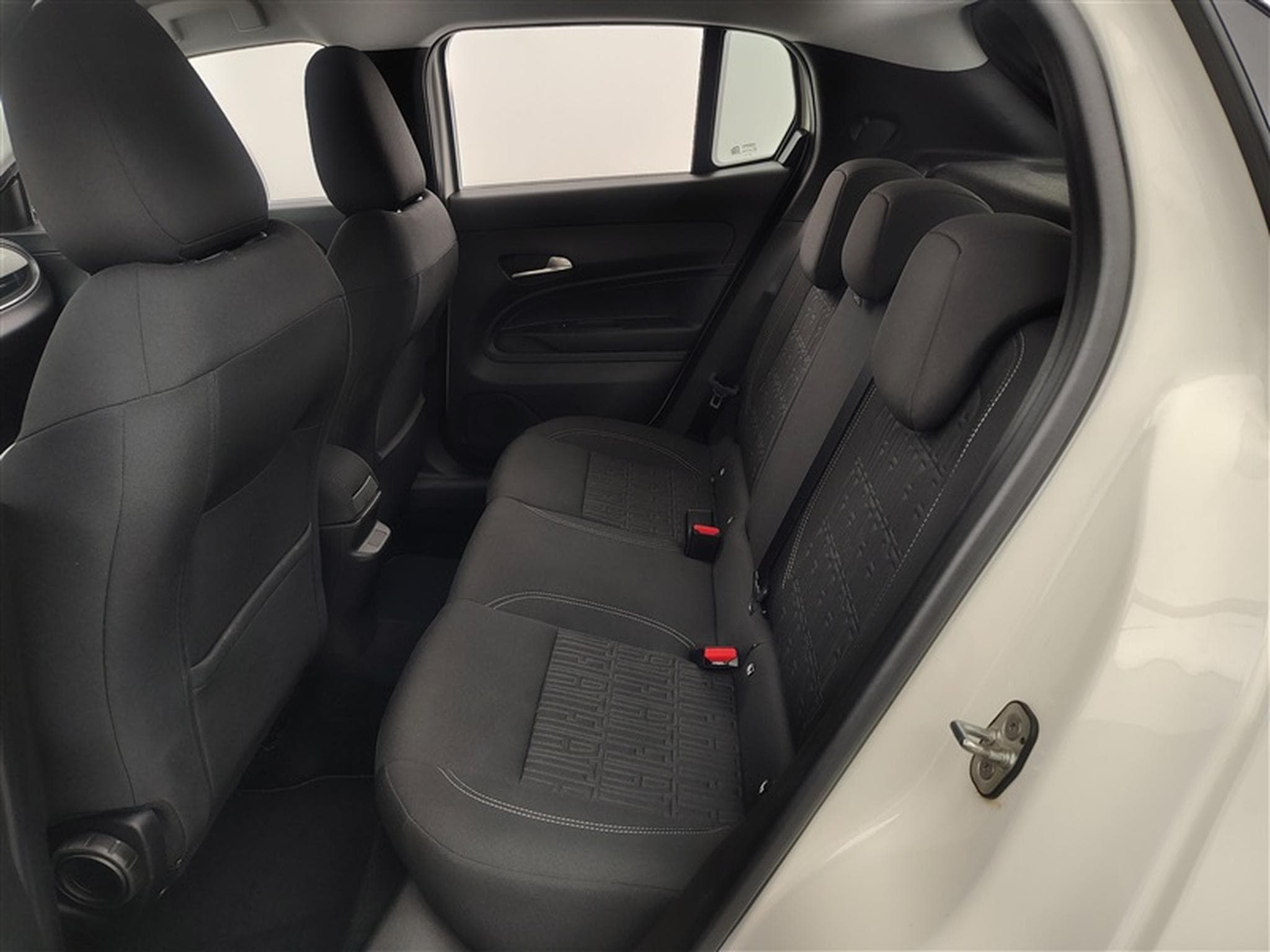 Fiat 600 1.2 Hybrid 136cv DCT Icone NAVI / FULL LED / KEYLESS / CAM (2025) - Photo 13