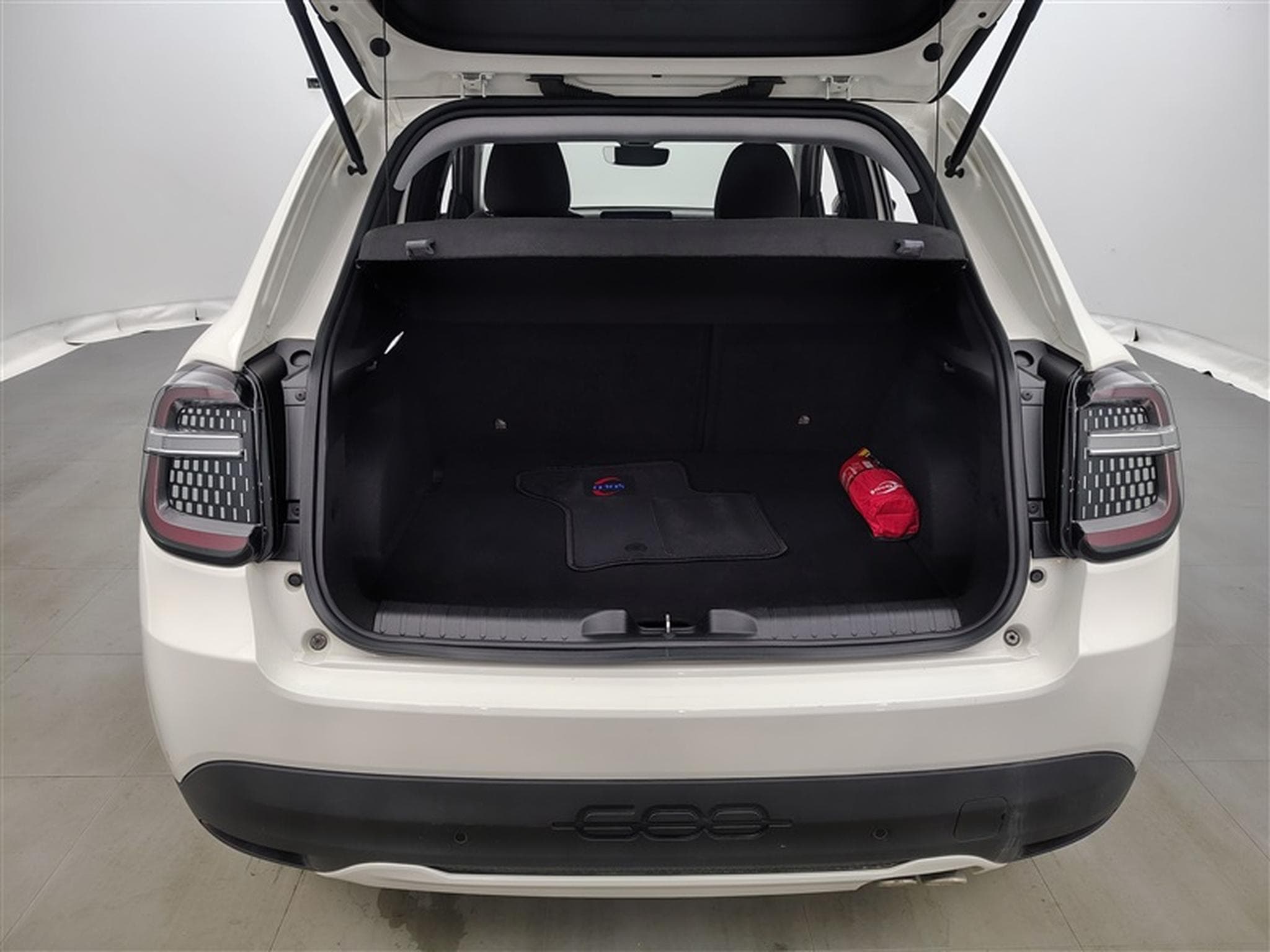 Fiat 600 1.2 Hybrid 136cv DCT Icone NAVI / FULL LED / KEYLESS / CAM (2025) - Photo 14