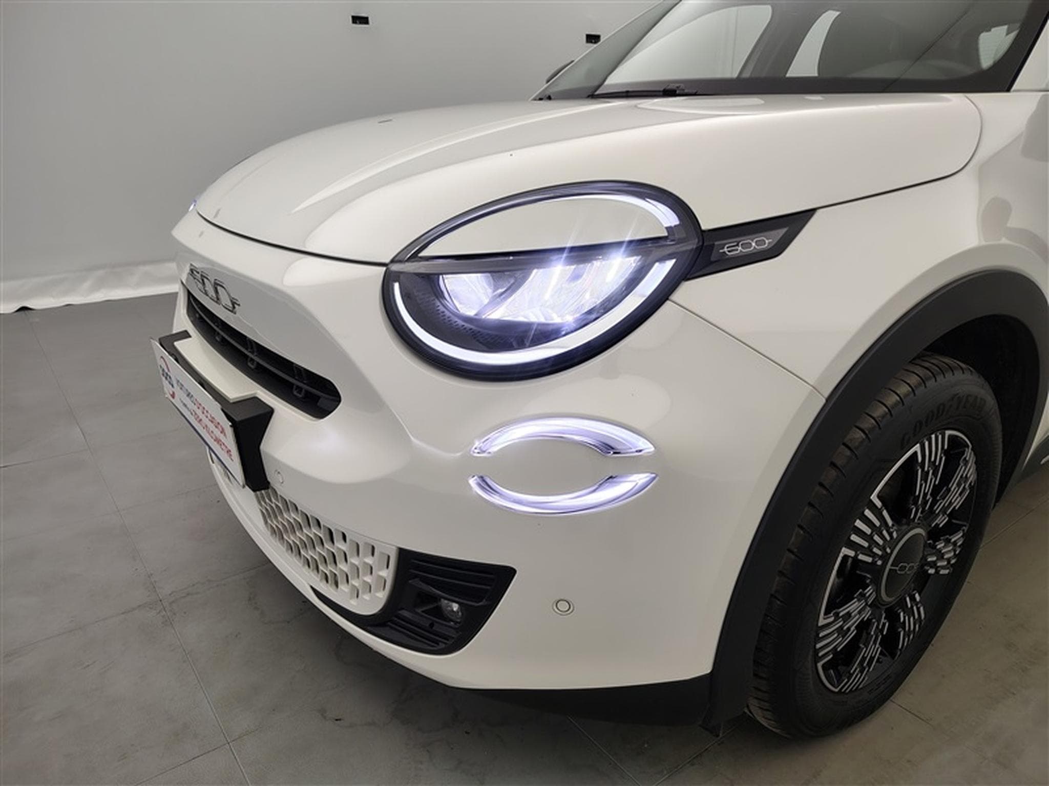 Fiat 600 1.2 Hybrid 136cv DCT Icone NAVI / FULL LED / KEYLESS / CAM (2025) - Photo 15