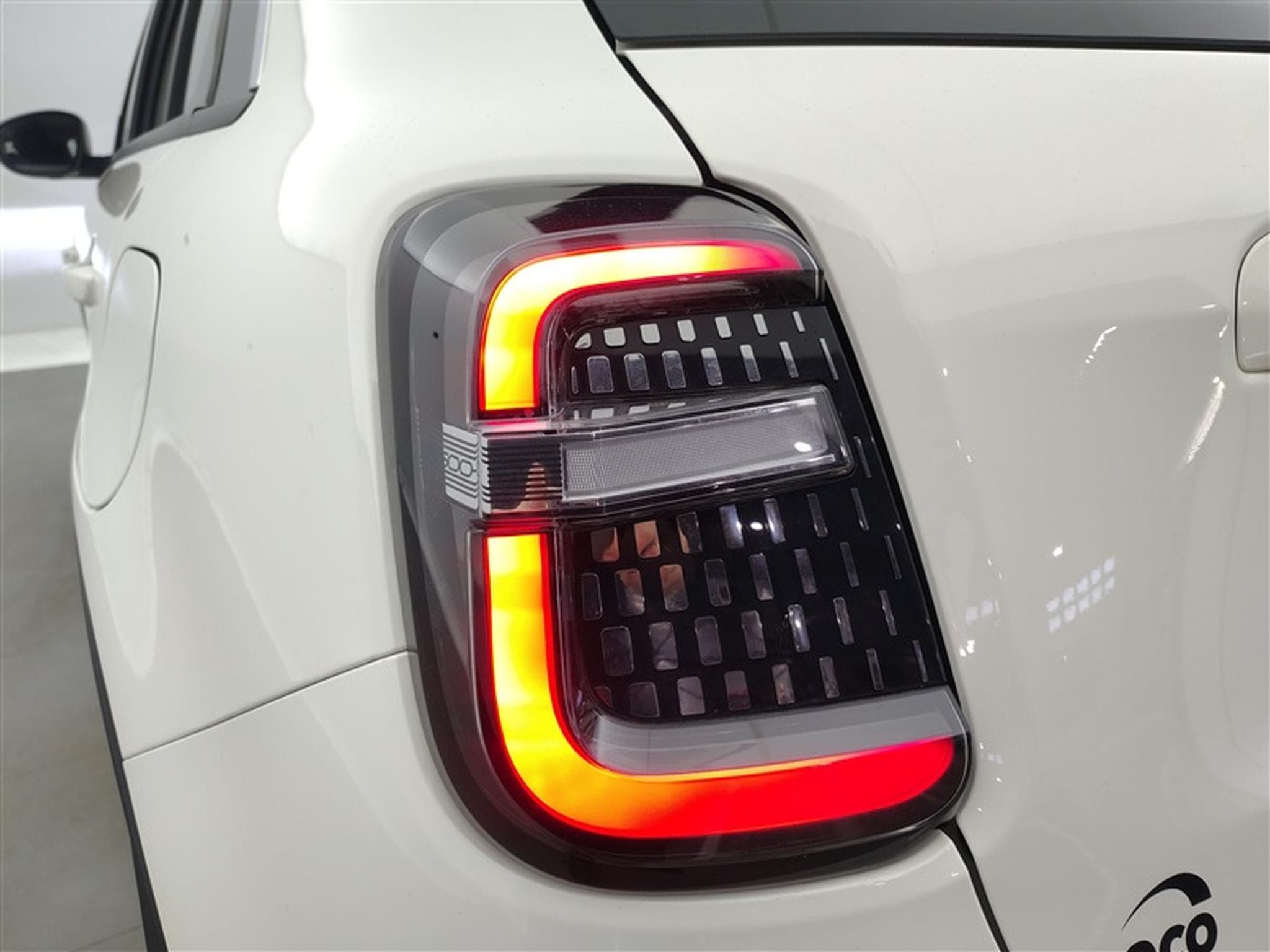 Fiat 600 1.2 Hybrid 136cv DCT Icone NAVI / FULL LED / KEYLESS / CAM (2025) - Photo 16