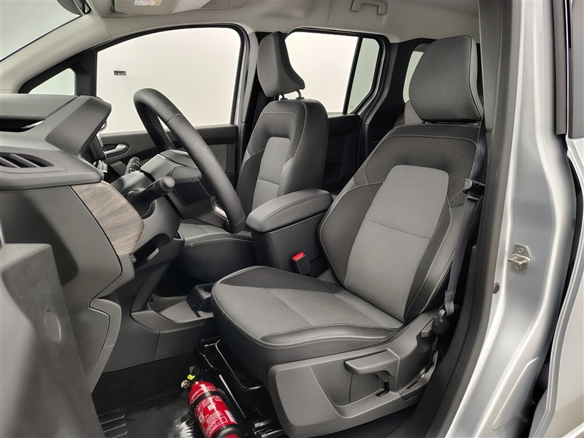 Renault Kangoo 1.3 TCe Techno EDC (2025) - Photo 7