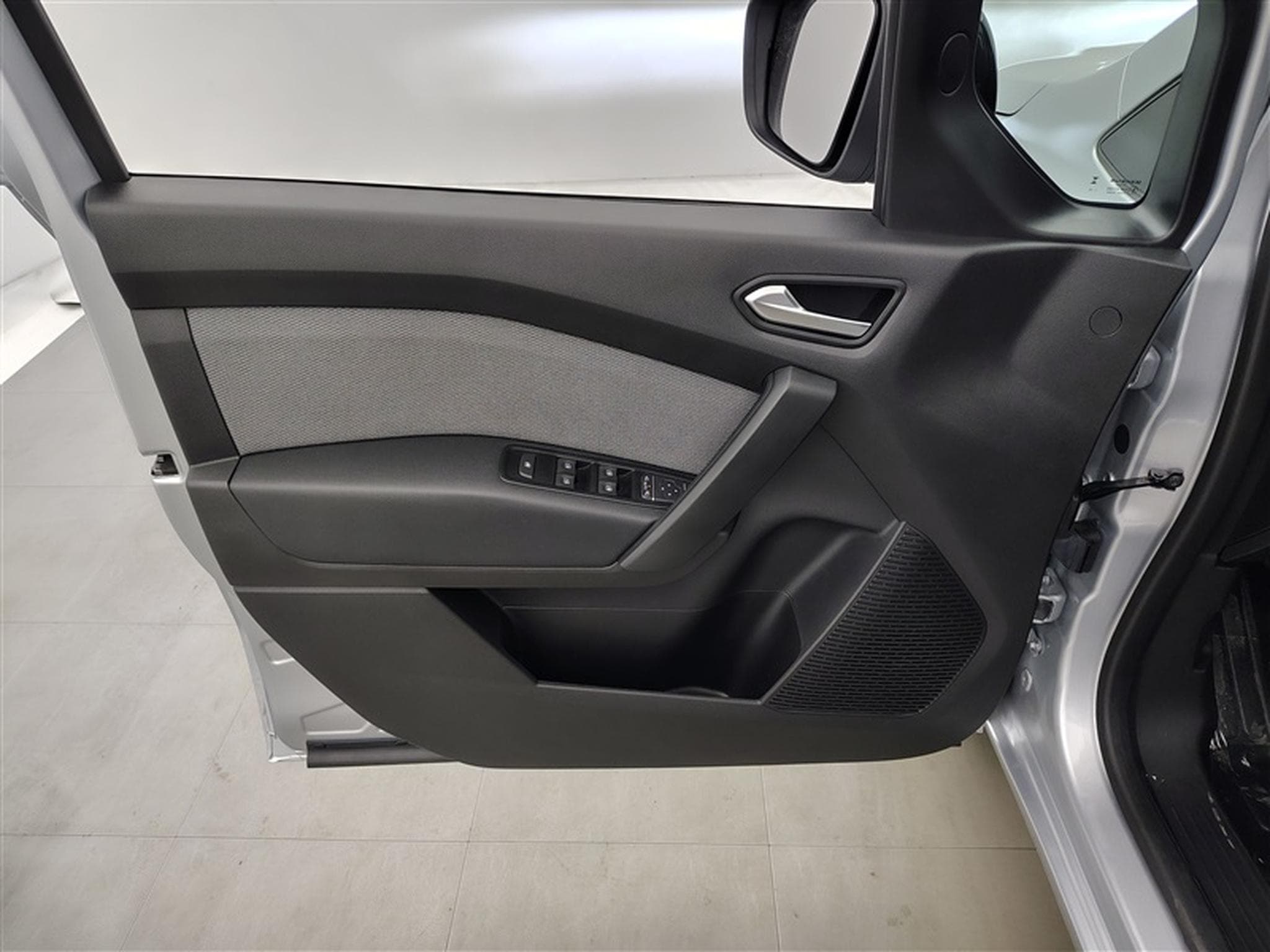 Renault Kangoo 1.3 TCe Techno EDC (2025) - Photo 17