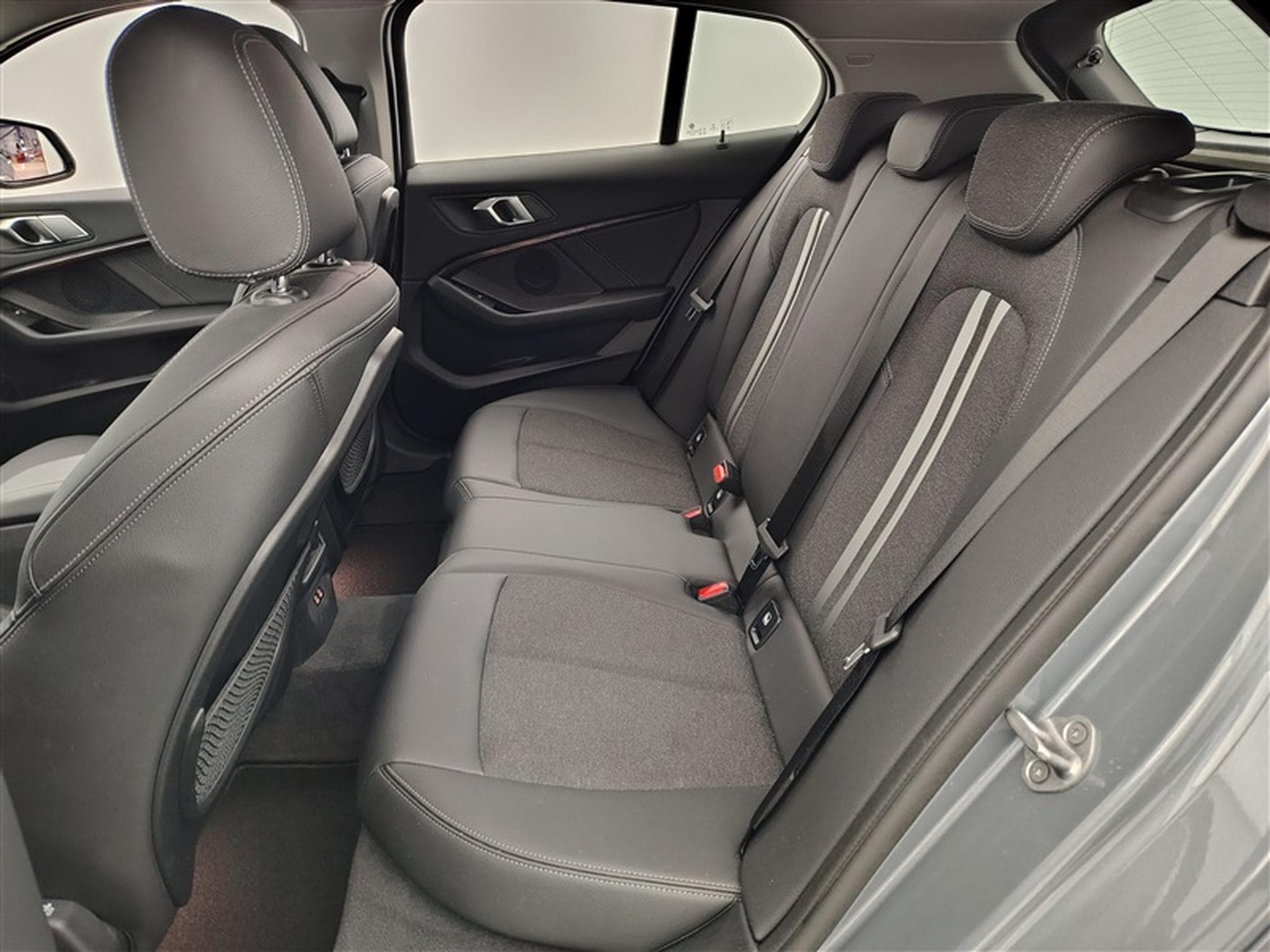 BMW 118 iA Sport Line  Navi / Led / PDC av+ar (2022) - Photo 12