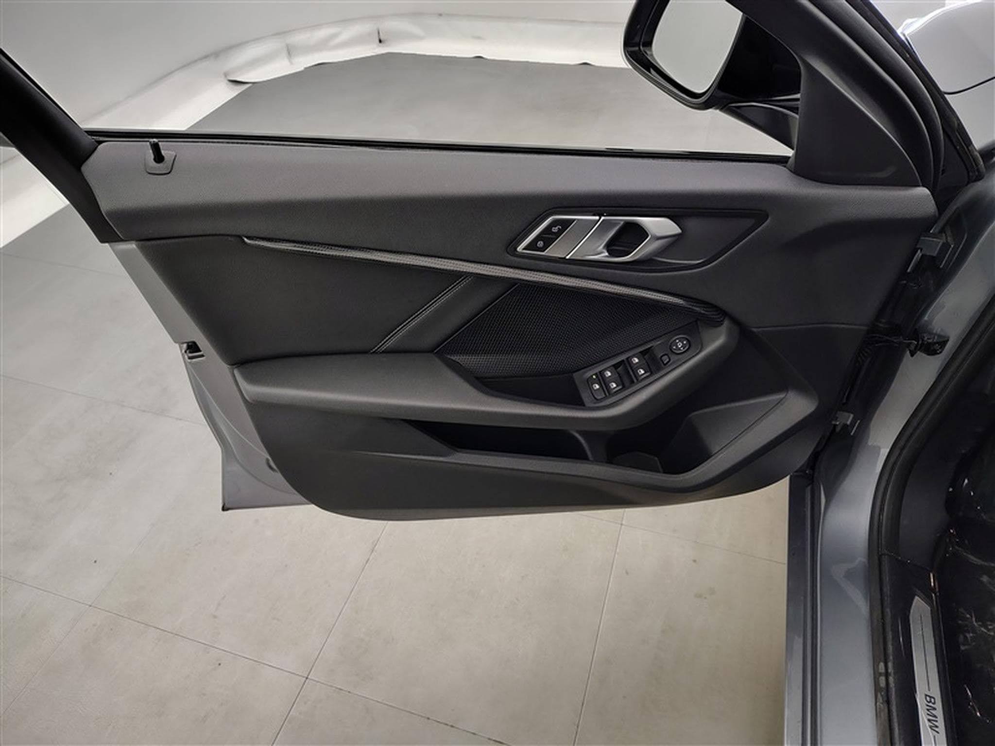 BMW 118 iA Sport Line  Navi / Led / PDC av+ar (2022) - Photo 16
