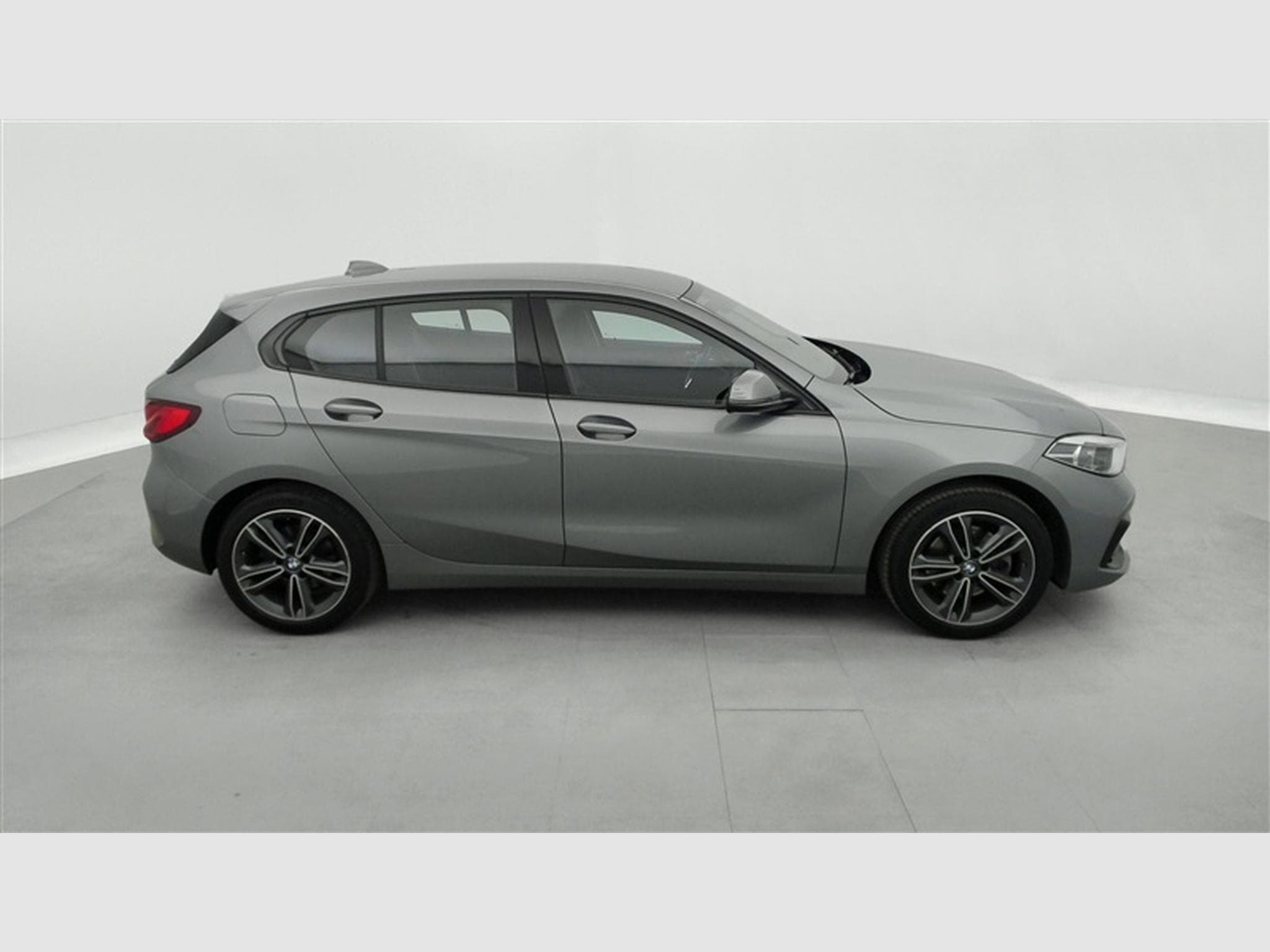 BMW 118 iA Sport Line  Navi / Led / PDC av+ar (2022) - Photo 23