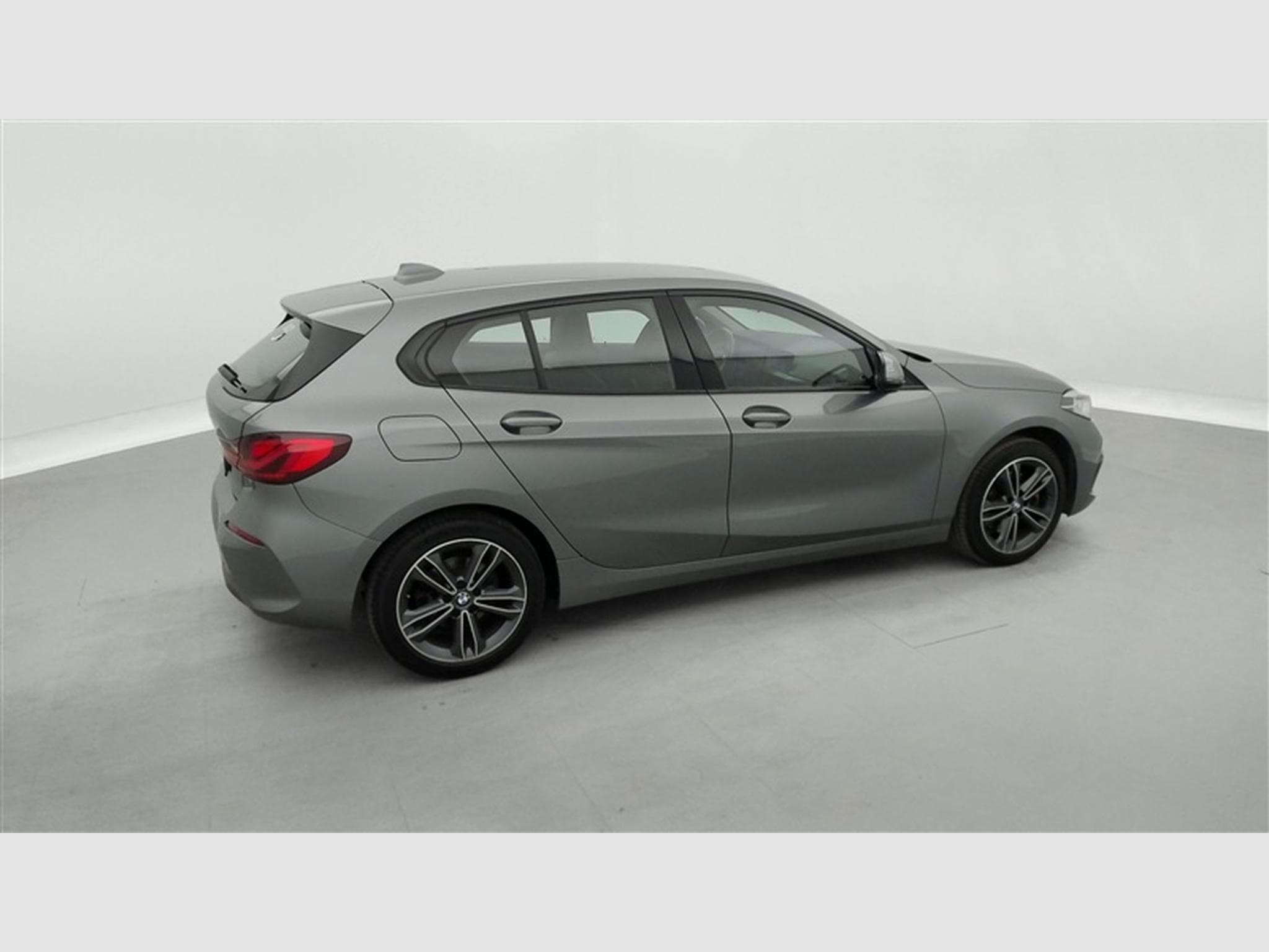 BMW 118 iA Sport Line  Navi / Led / PDC av+ar (2022) - Photo 24