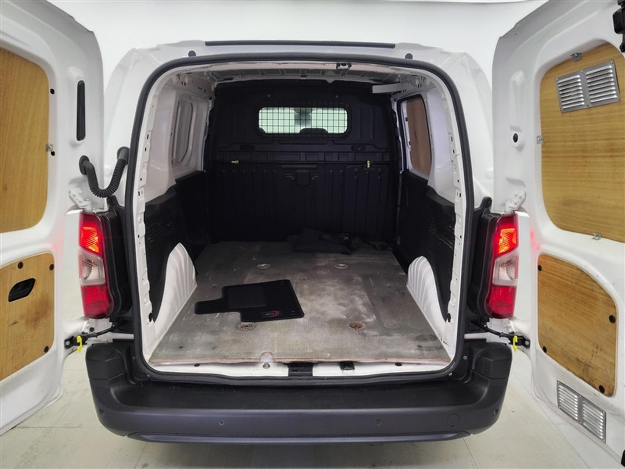 Citroen Berlingo 1.2 PureTech 110cv M NAVI / CARPLAY / CAMERA (2021) - Photo 15