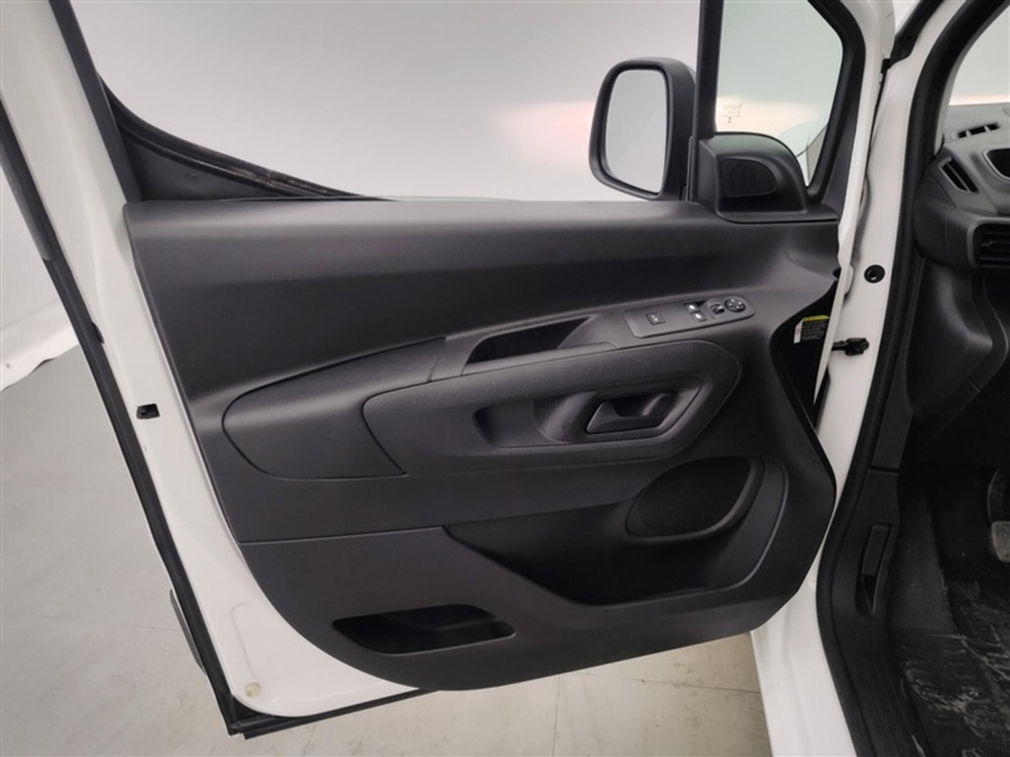 Citroen Berlingo 1.2 PureTech 110cv M NAVI / CARPLAY / CAMERA (2021) - Photo 16