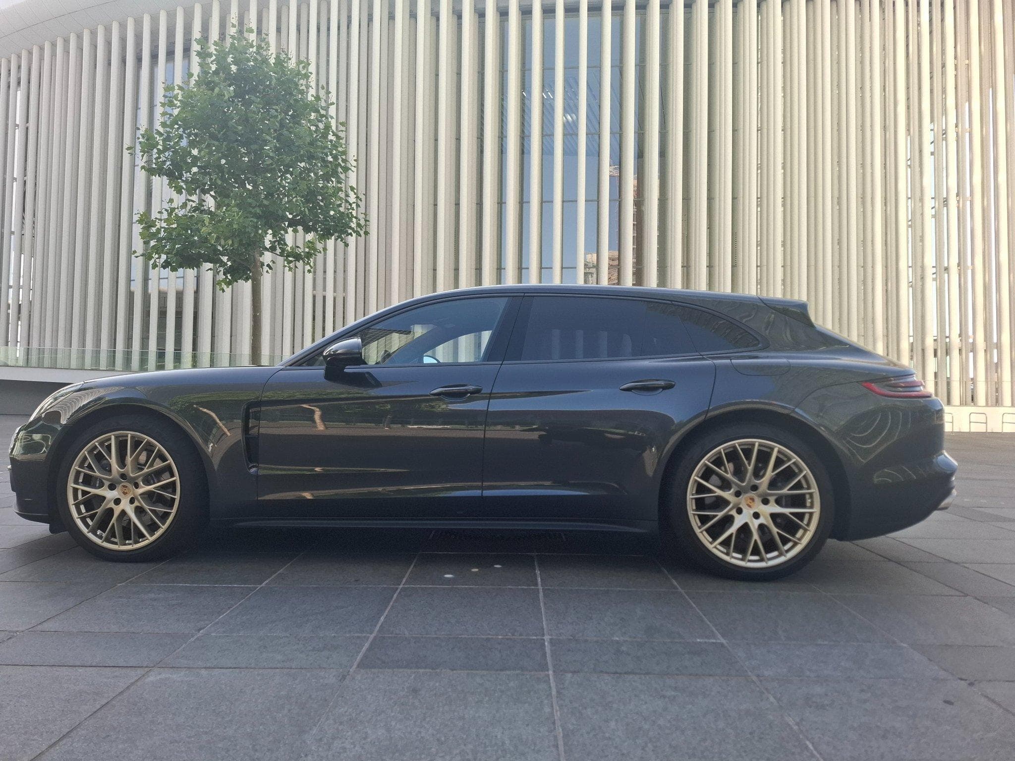 Porsche Panamera 4E Sport Turismo (2020) - Photo 2