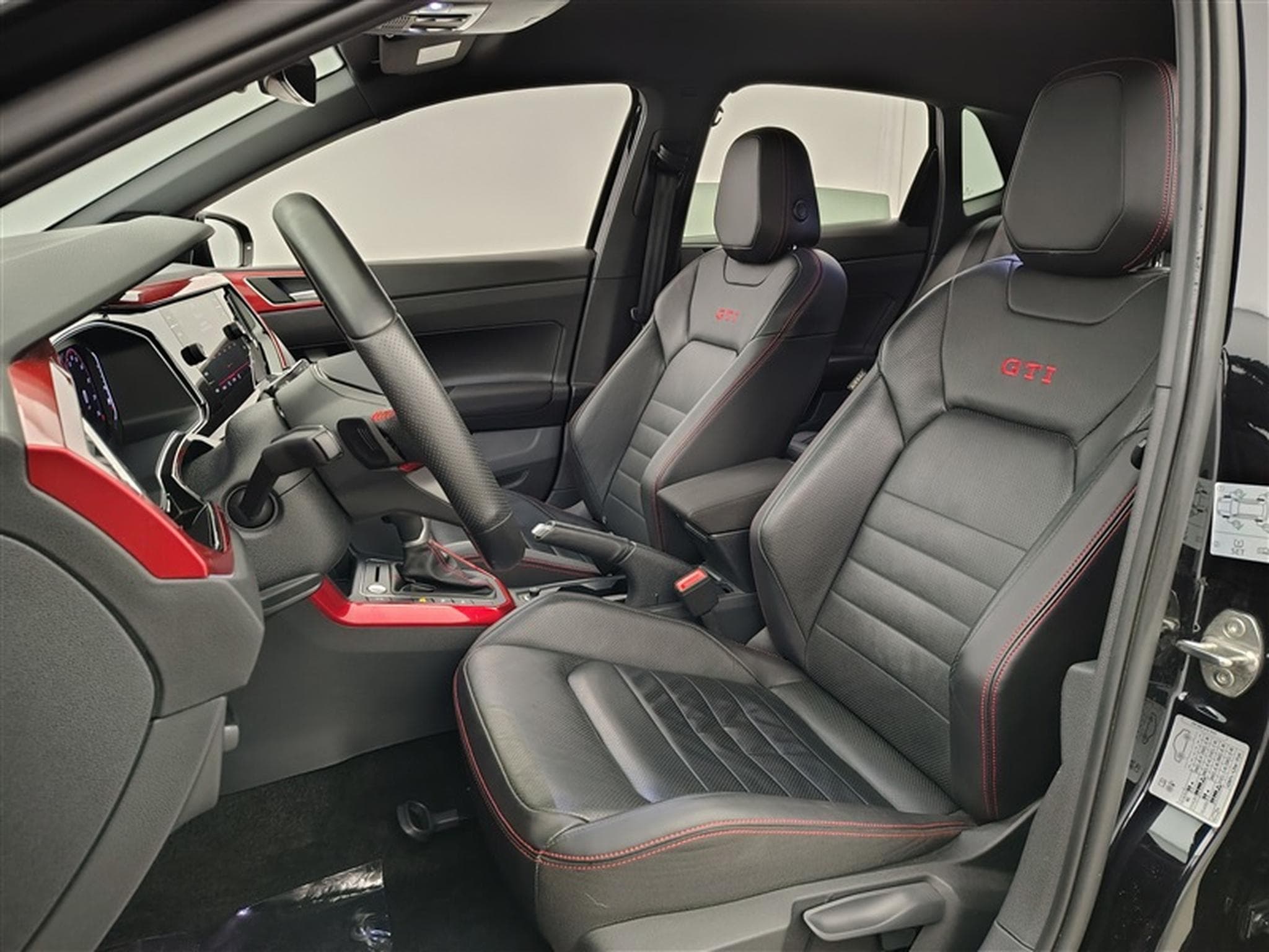VW Polo 2.0 TSi  DSG FULL LED/NAVI/ALU18" (2025) - Photo 7