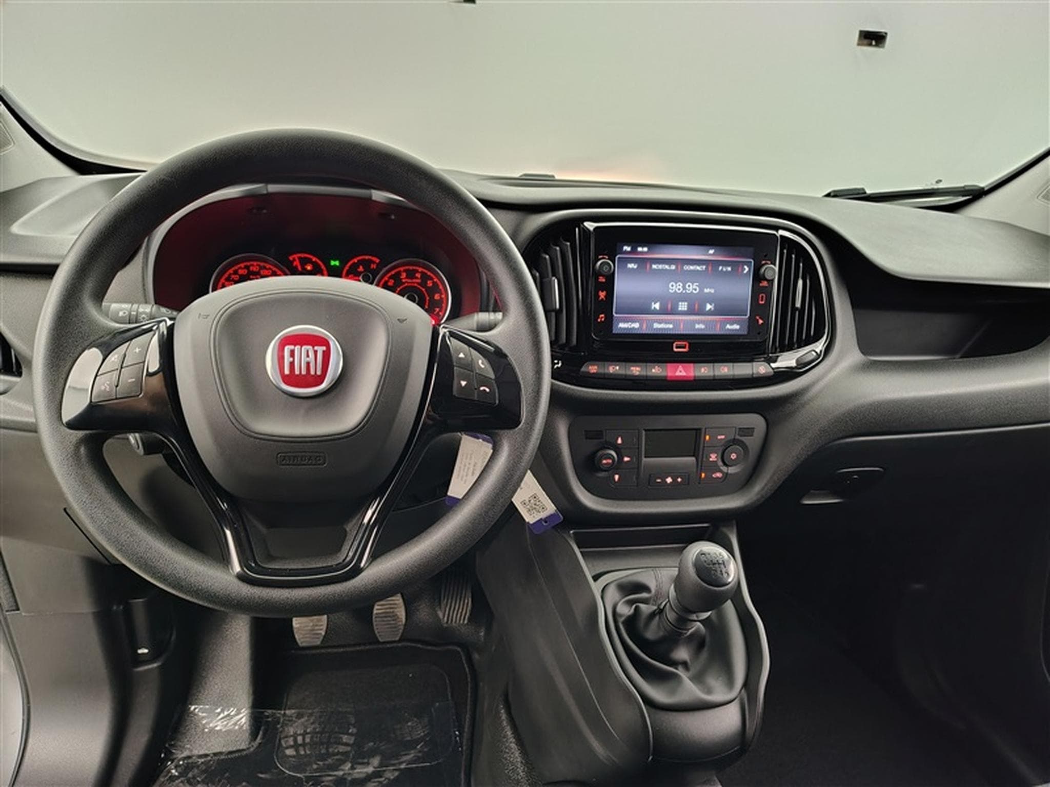 Fiat Doblo 1.6 MJET L1 Cargo 3PL *NAVI/CARPLAY/CAMERA/PDC* (2023) - Photo 9