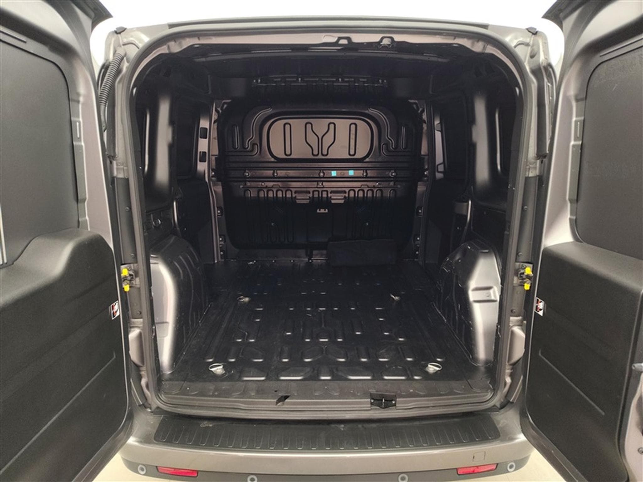Fiat Doblo 1.6 MJET L1 Cargo 3PL *NAVI/CARPLAY/CAMERA/PDC* (2023) - Photo 14