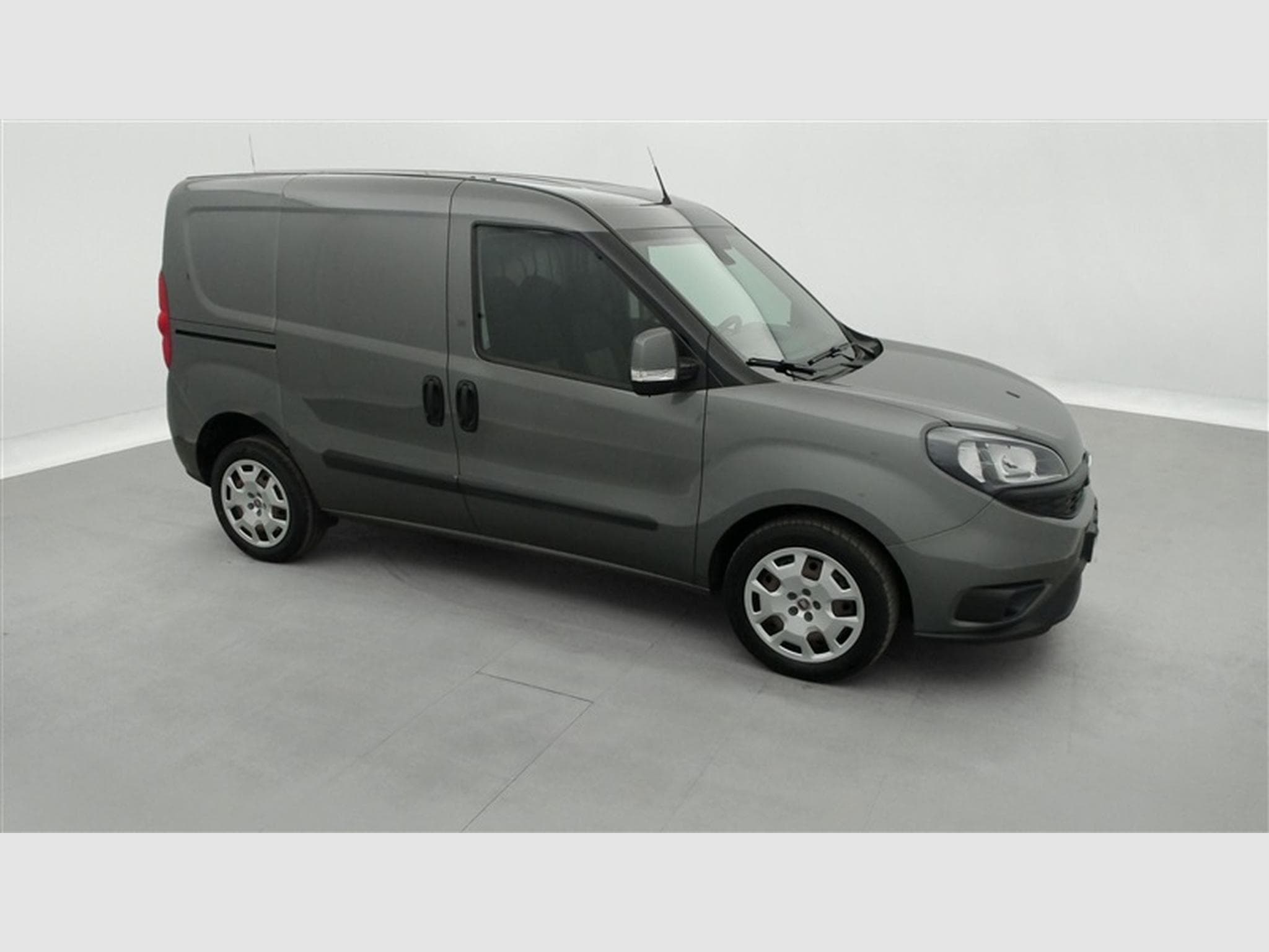 Fiat Doblo 1.6 MJET L1 Cargo 3PL *NAVI/CARPLAY/CAMERA/PDC* (2023) - Photo 23
