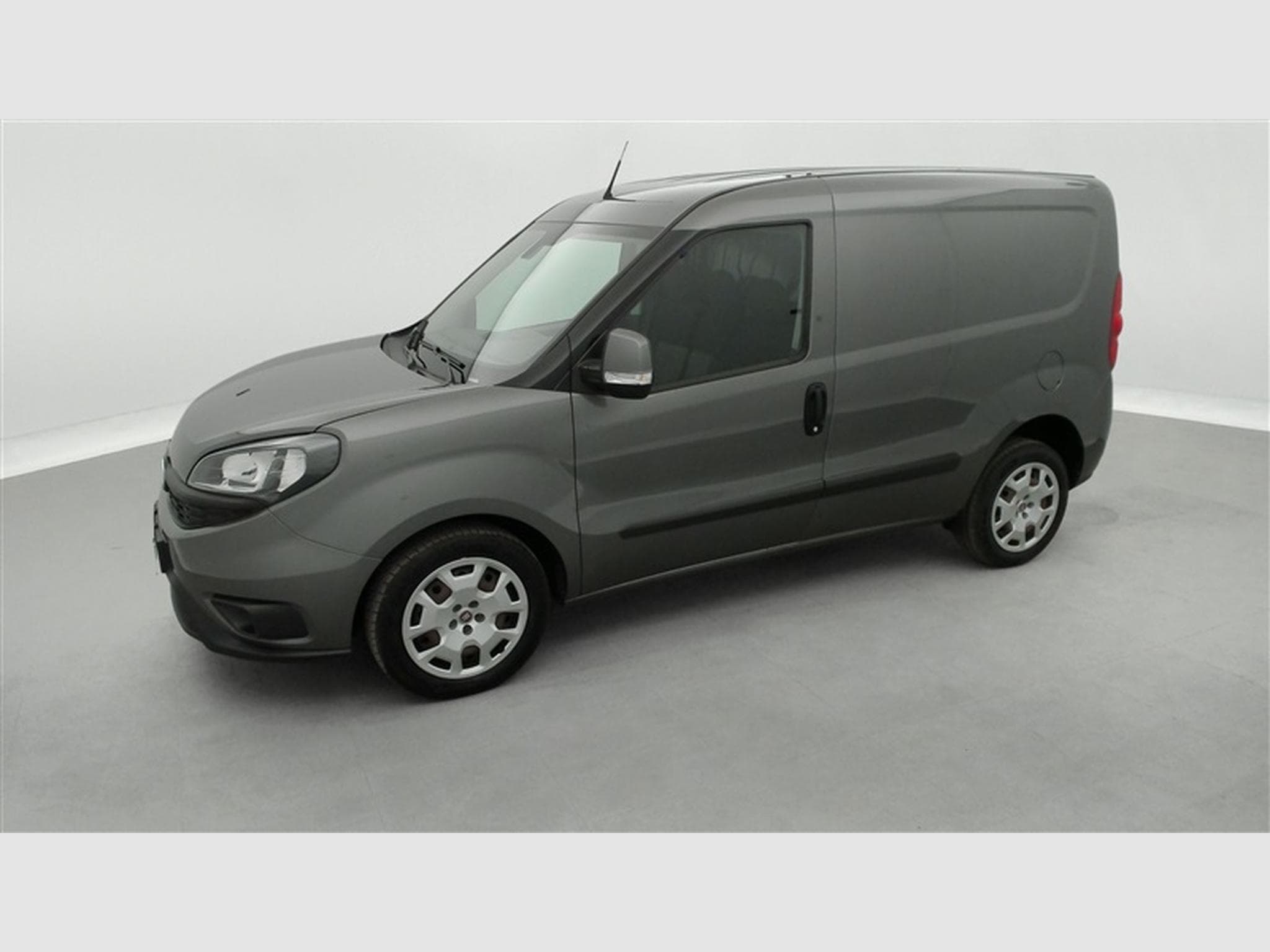 Fiat Doblo 1.6 MJET L1 Cargo 3PL *NAVI/CARPLAY/CAMERA/PDC* (2023) - Photo 21
