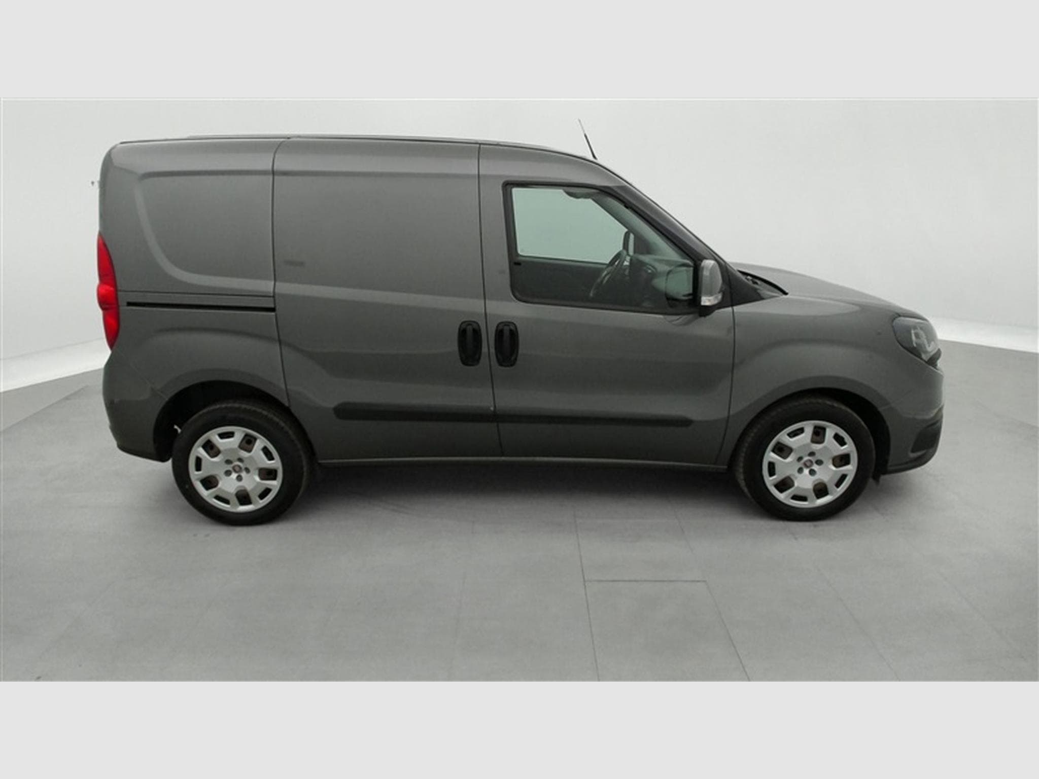 Fiat Doblo 1.6 MJET L1 Cargo 3PL *NAVI/CARPLAY/CAMERA/PDC* (2023) - Photo 24
