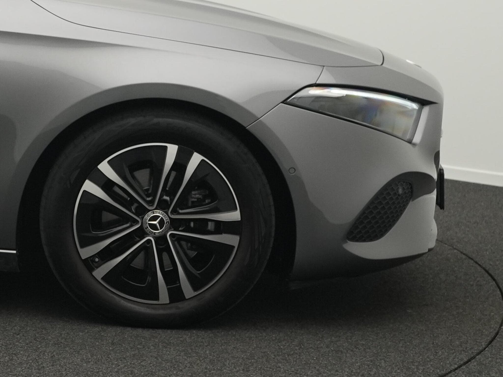 Mercedes A 180 d Progressive LED+Kamera+MBUX (2025) - Photo 8