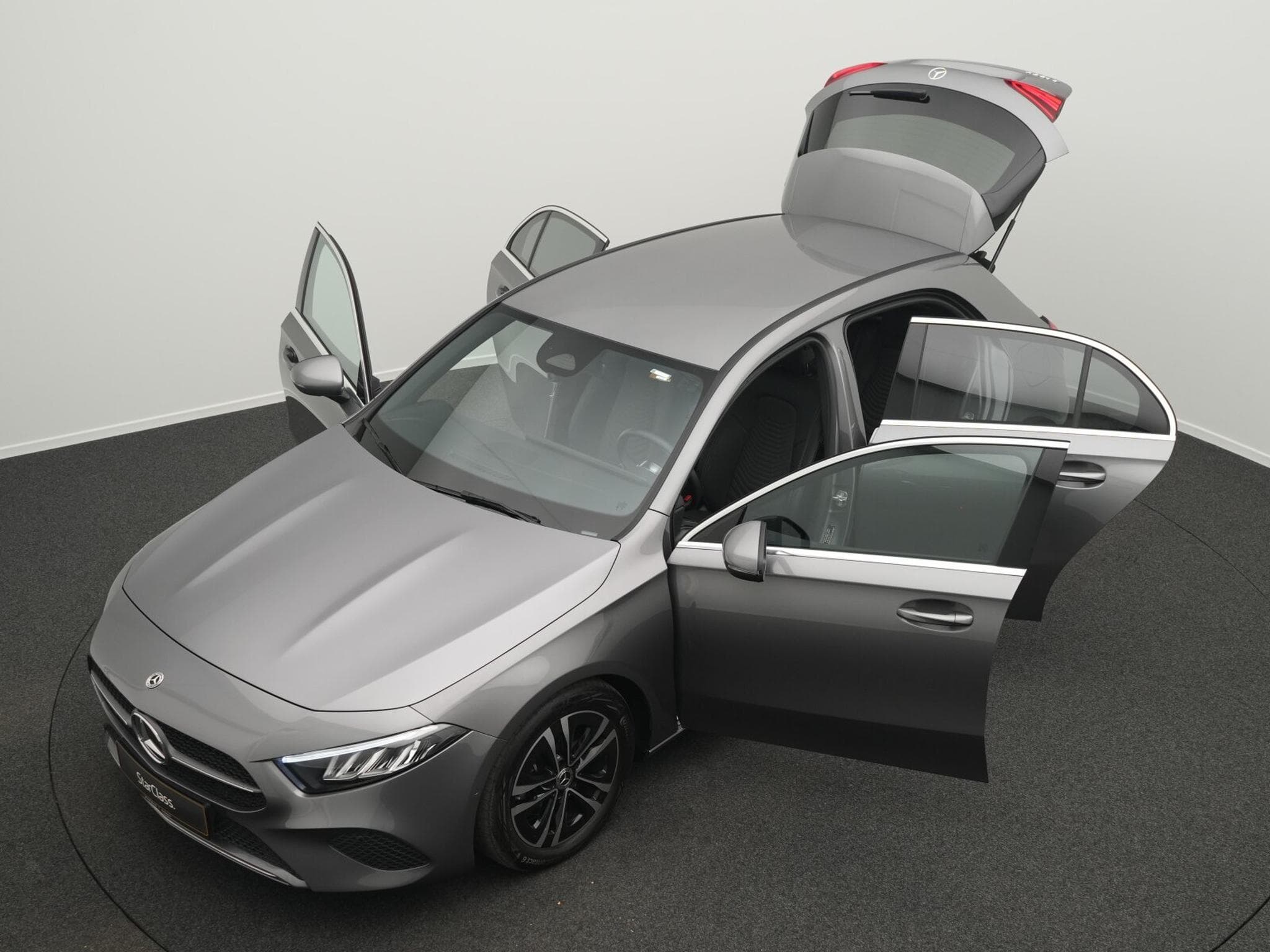 Mercedes A 180 d Progressive LED+Kamera+MBUX (2025) - Photo 14