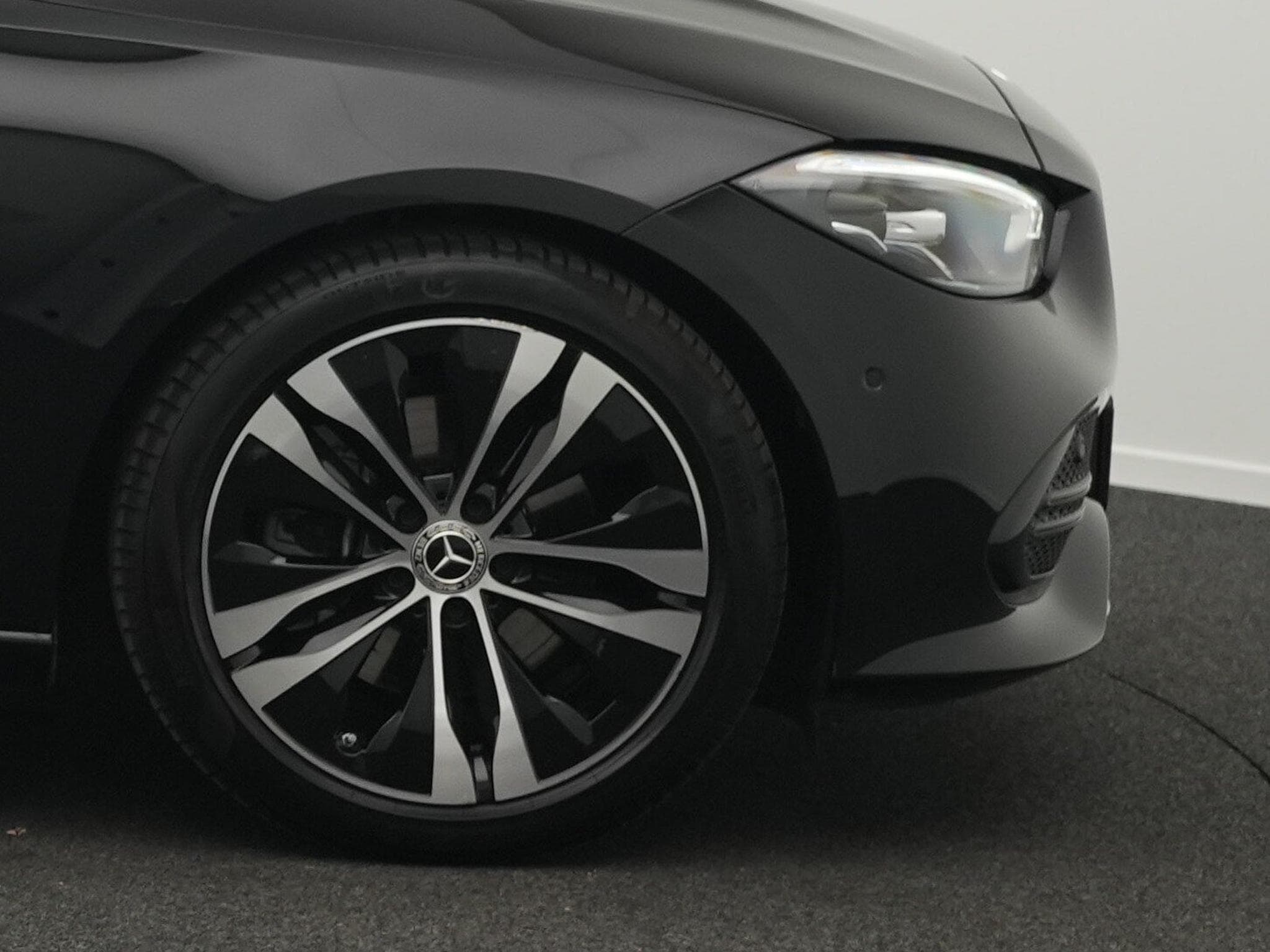 Mercedes C 200 d T. Avantgarde LED+Pano+Memo (2025) - Photo 8