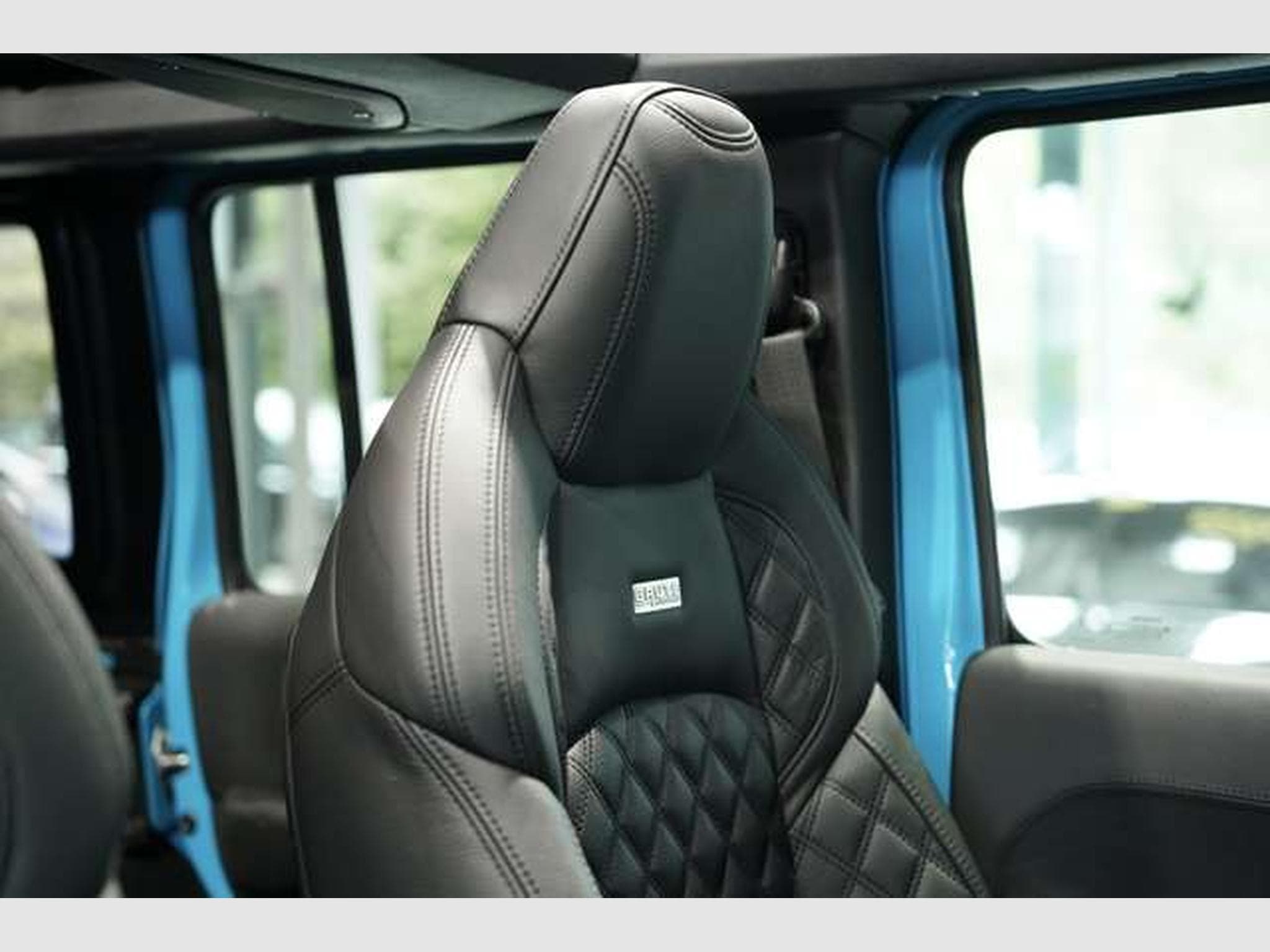 Jeep Wrangler BRUTE 2.0 T-GDI Sahara *1.H *Sonderlack (2025) - Foto 24