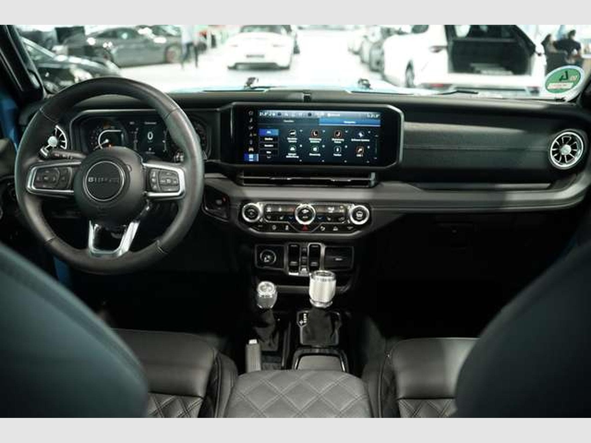 Jeep Wrangler BRUTE 2.0 T-GDI Sahara *1.H *Sonderlack (2025) - Foto 49