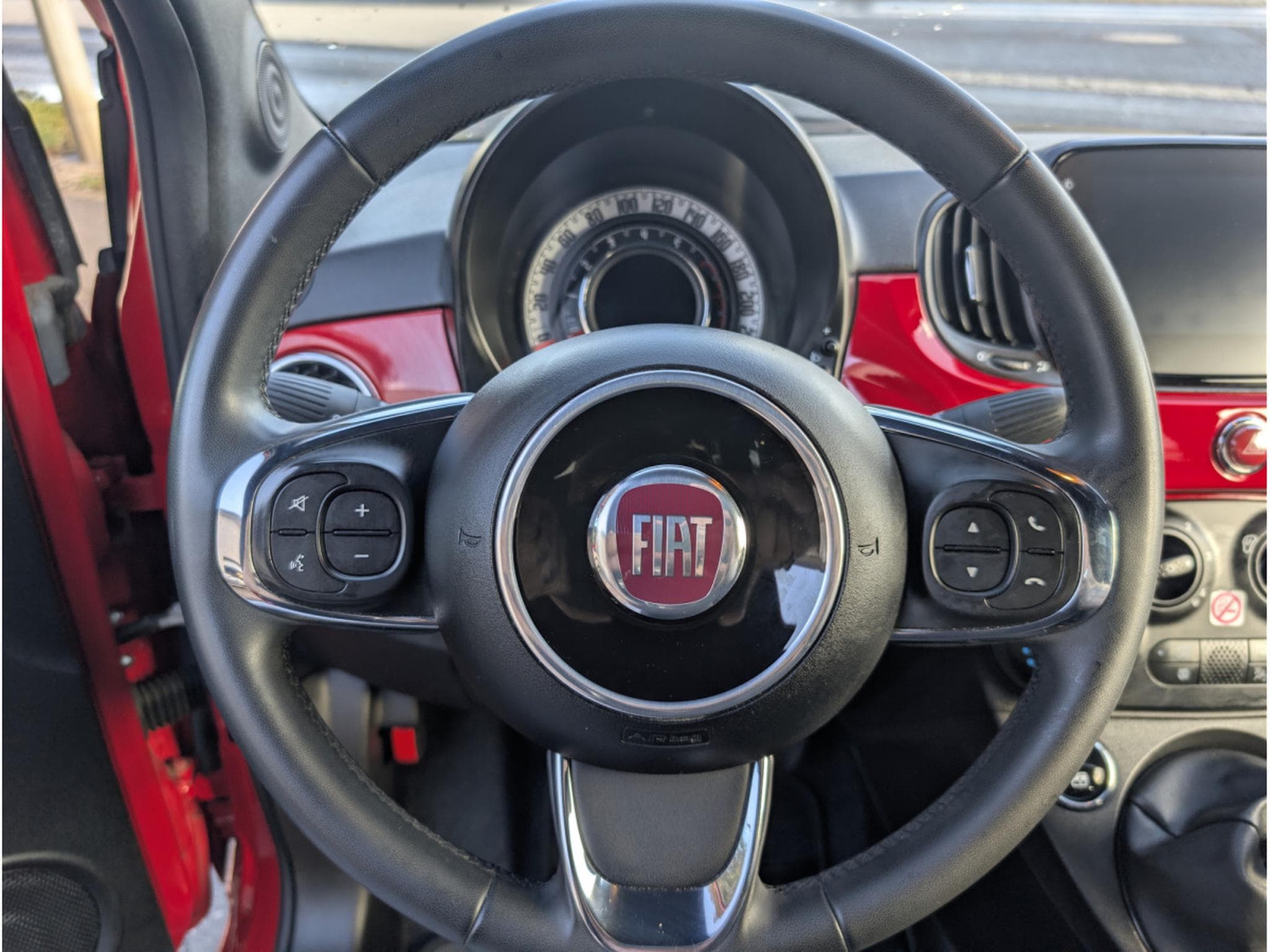 Fiat 500 1.0 70CH CABRIOLET (2023) - Photo 17